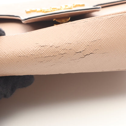 フラップ チェーンショルダーバッグ サフィアーノレザー ピンクベージュ プラダ バッグ PRADA