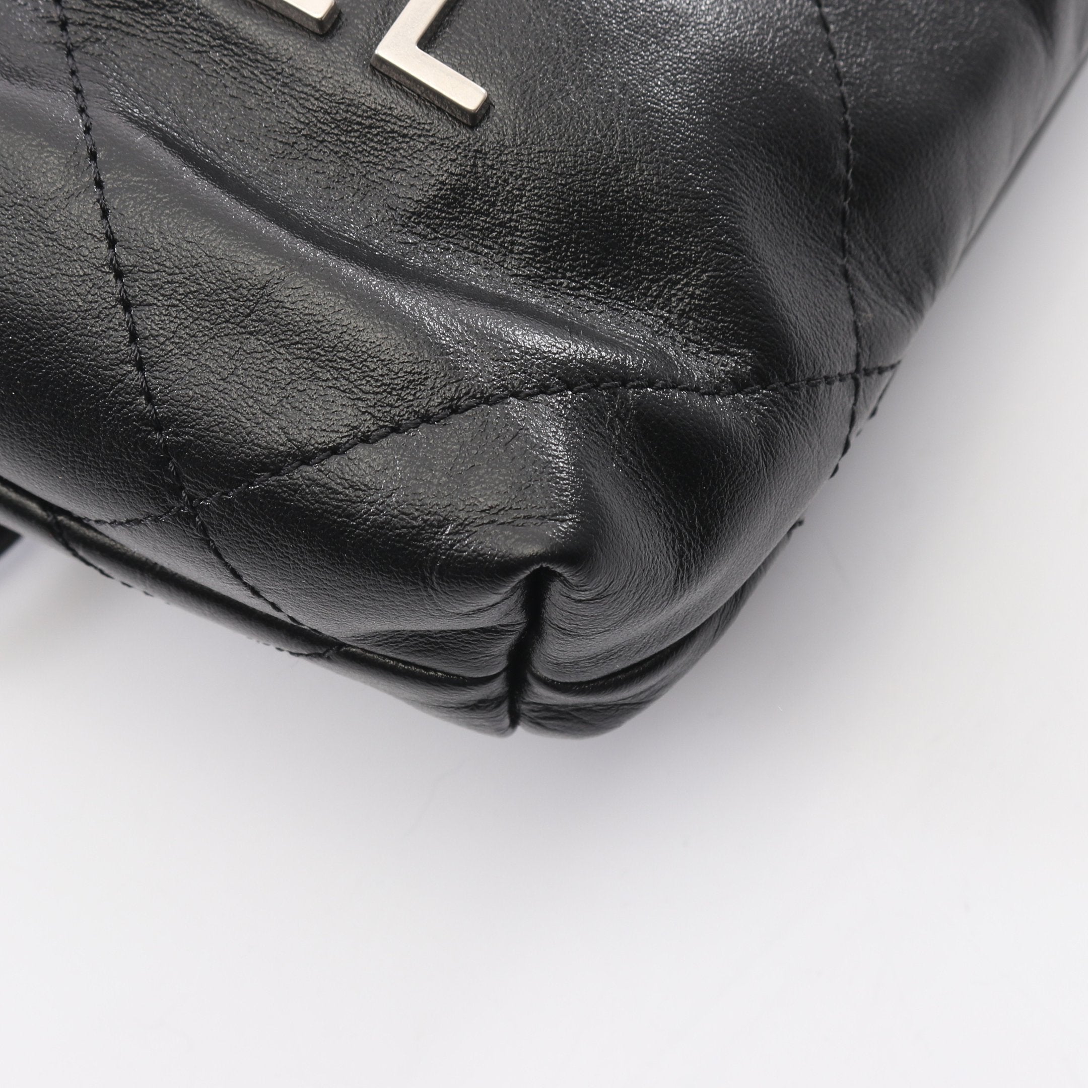 CHANEL 22 ミニ 2WAY チェーンショルダーバッグ レザー ブラック
