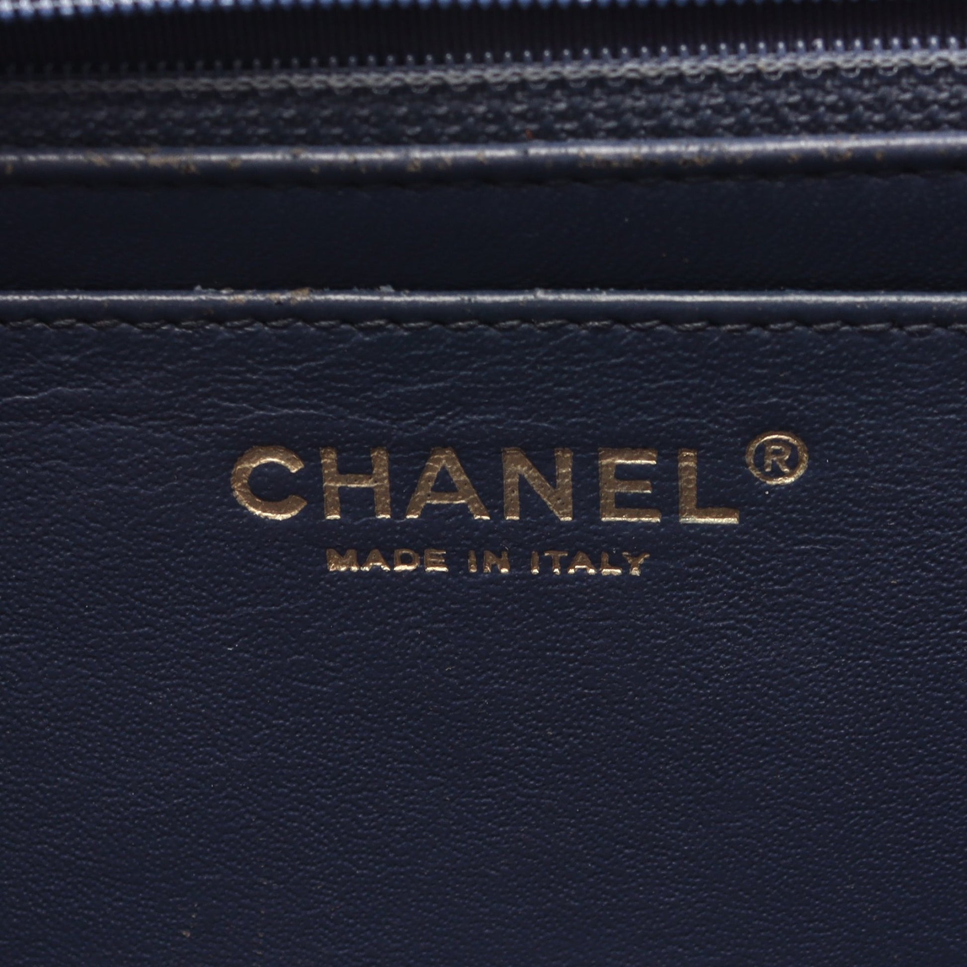マトラッセ シングルフラップ チェーンショルダーバッグ キャビアスキン ネイビー ゴールド金具 シャネル バッグ CHANEL
