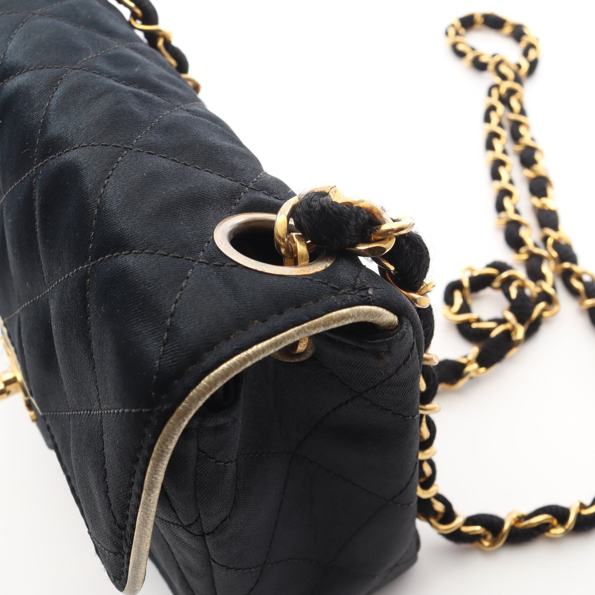 ミニマトラッセ チェーンショルダーバッグ サテン レザー ブラック ゴールド ゴールド金具 シャネル バッグ CHANEL