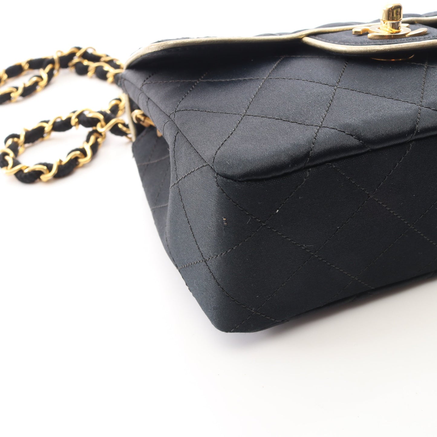 ミニマトラッセ チェーンショルダーバッグ サテン レザー ブラック ゴールド ゴールド金具 シャネル バッグ CHANEL