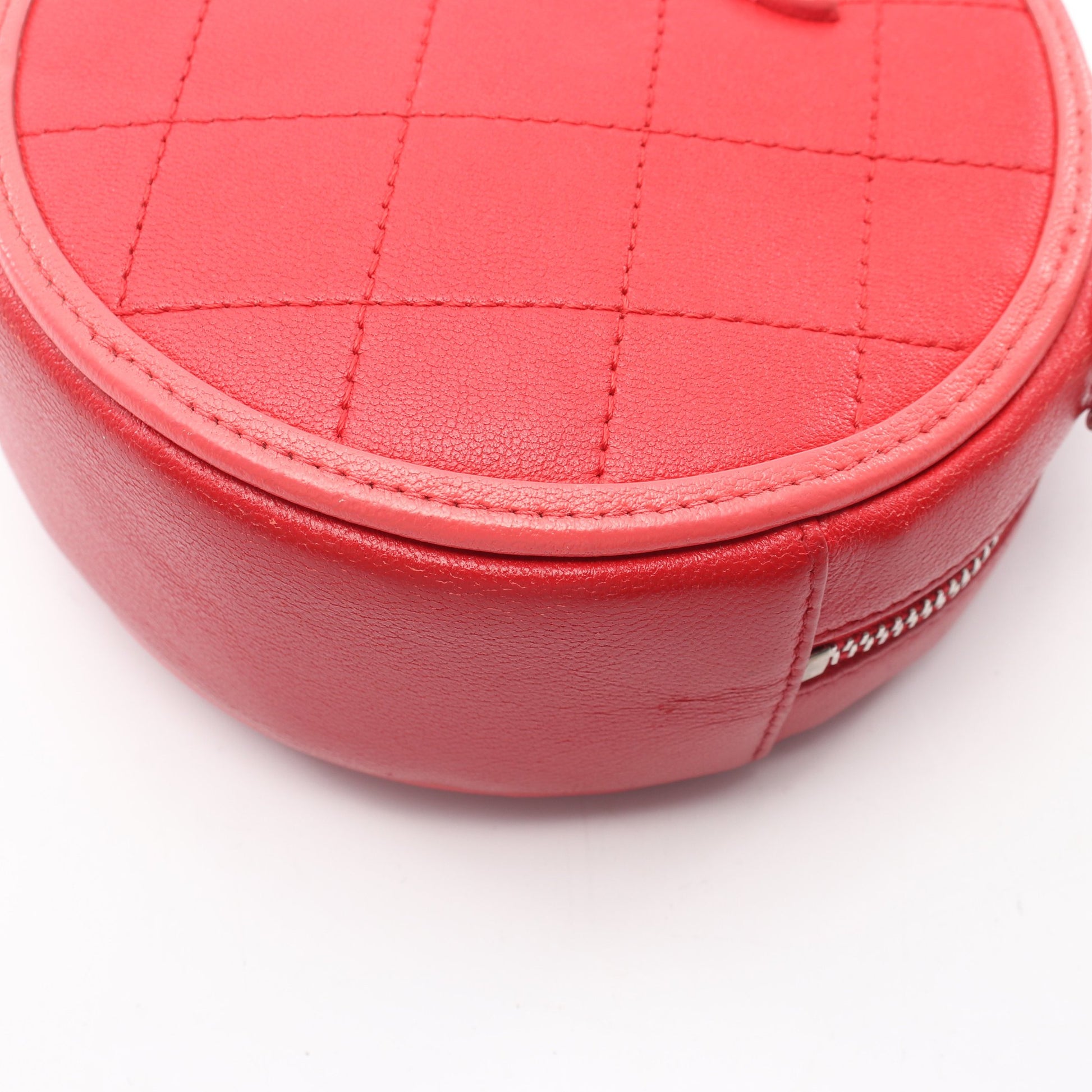 マトラッセ ラウンド チェーンショルダーバッグ ラムスキン レッド ピンク シルバー金具 シャネル バッグ CHANEL