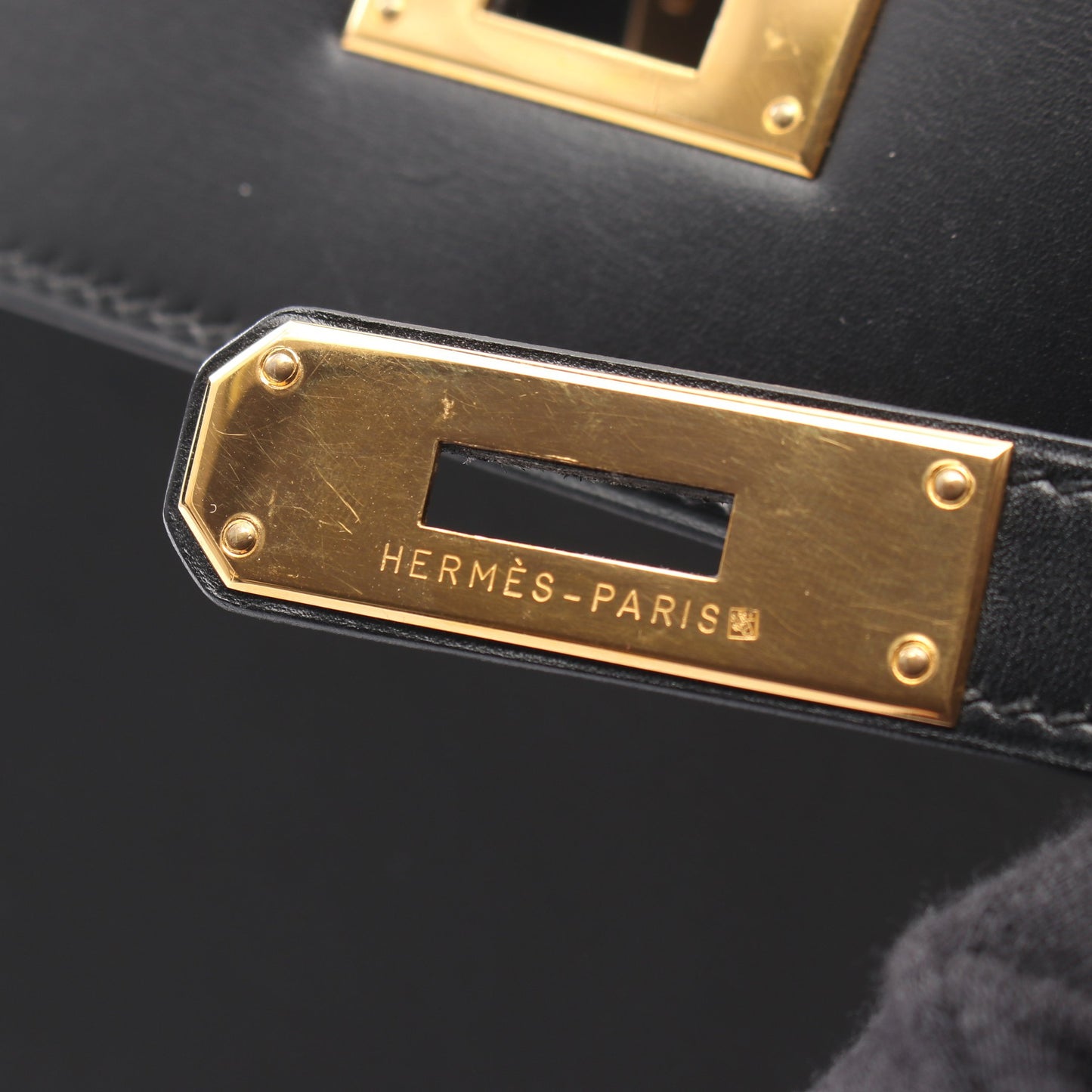 ケリー32 2WAY 外縫い ハンドバッグ ボックスカーフ ブラック ゴールド金具 ○A刻印 エルメス バッグ HERMES