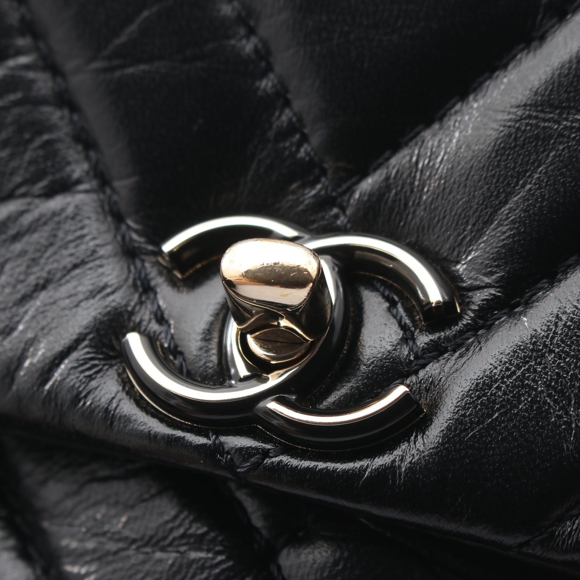 マトラッセ Wチェーンショルダーバッグ ラムスキン ブラック ゴールド金具 シャネル バッグ CHANEL