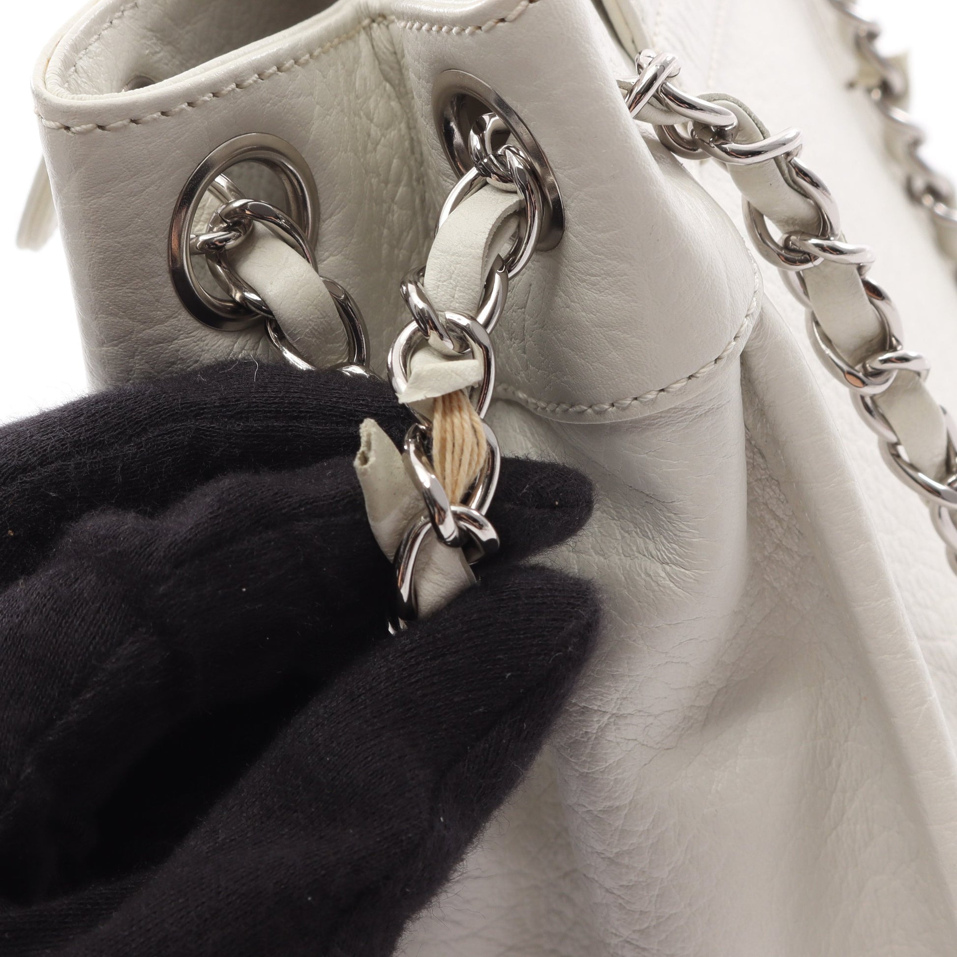 2.55 チェーンショルダーバッグ レザー ホワイト シルバー金具 シャネル バッグ CHANEL