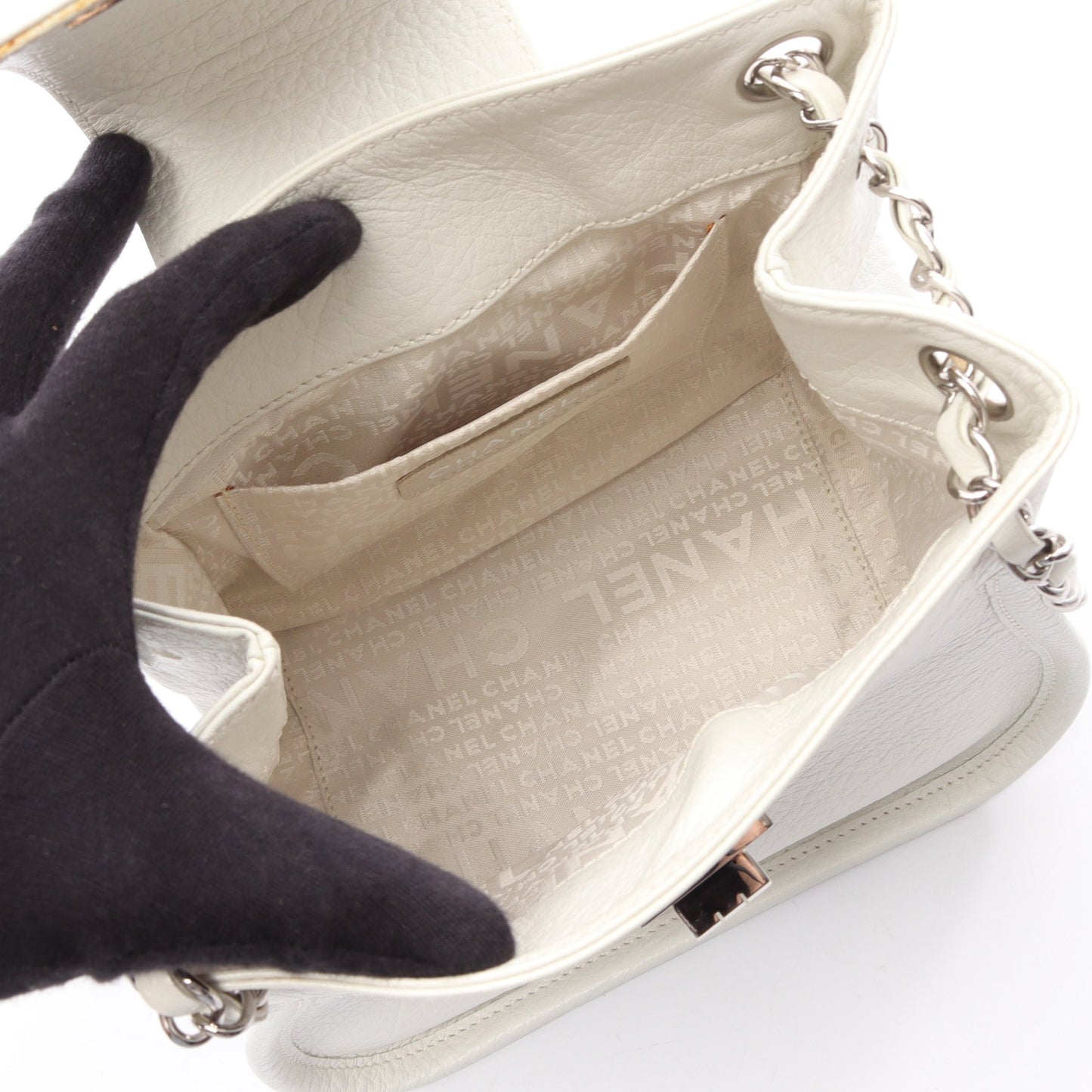 2.55 チェーンショルダーバッグ レザー ホワイト シルバー金具 シャネル バッグ CHANEL