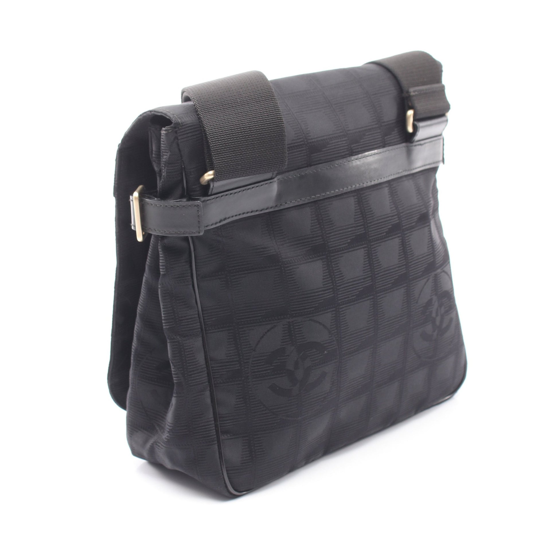 ニュートラベルライン ショルダーバッグ ナイロンキャンバス ブラック ゴールド金具 シャネル バッグ CHANEL