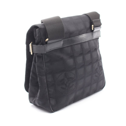 ニュートラベルライン ショルダーバッグ ナイロンキャンバス ブラック ゴールド金具 シャネル バッグ CHANEL