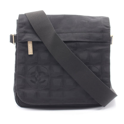 ニュートラベルライン ショルダーバッグ ナイロンキャンバス ブラック ゴールド金具 シャネル バッグ CHANEL