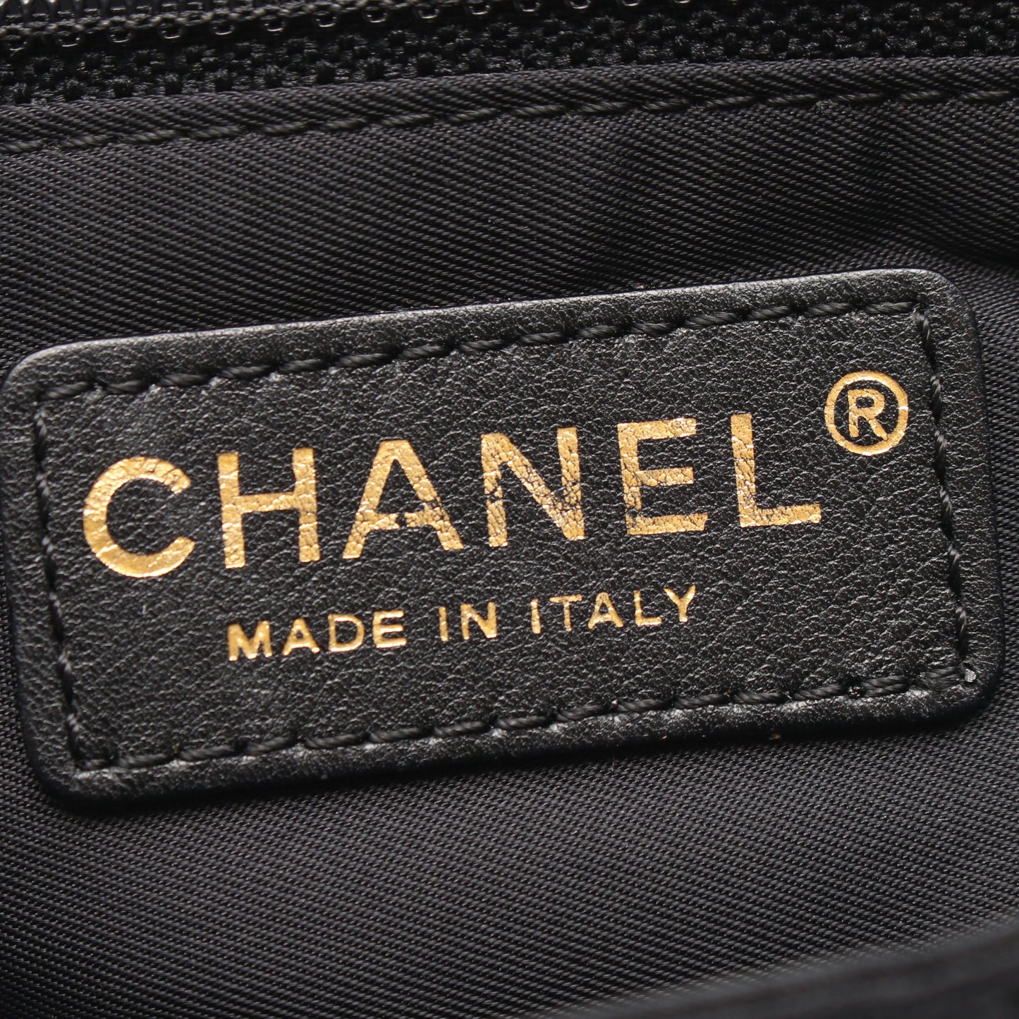 ニュートラベルライン ショルダーバッグ ナイロンキャンバス ブラック ゴールド金具 シャネル バッグ CHANEL