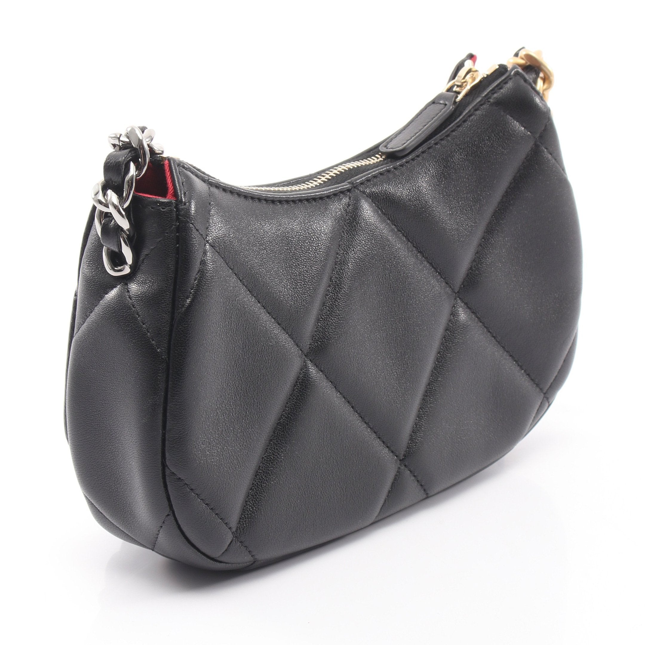シャネル19 マトラッセ スモール ホーボー コンビ金具 チェーン
