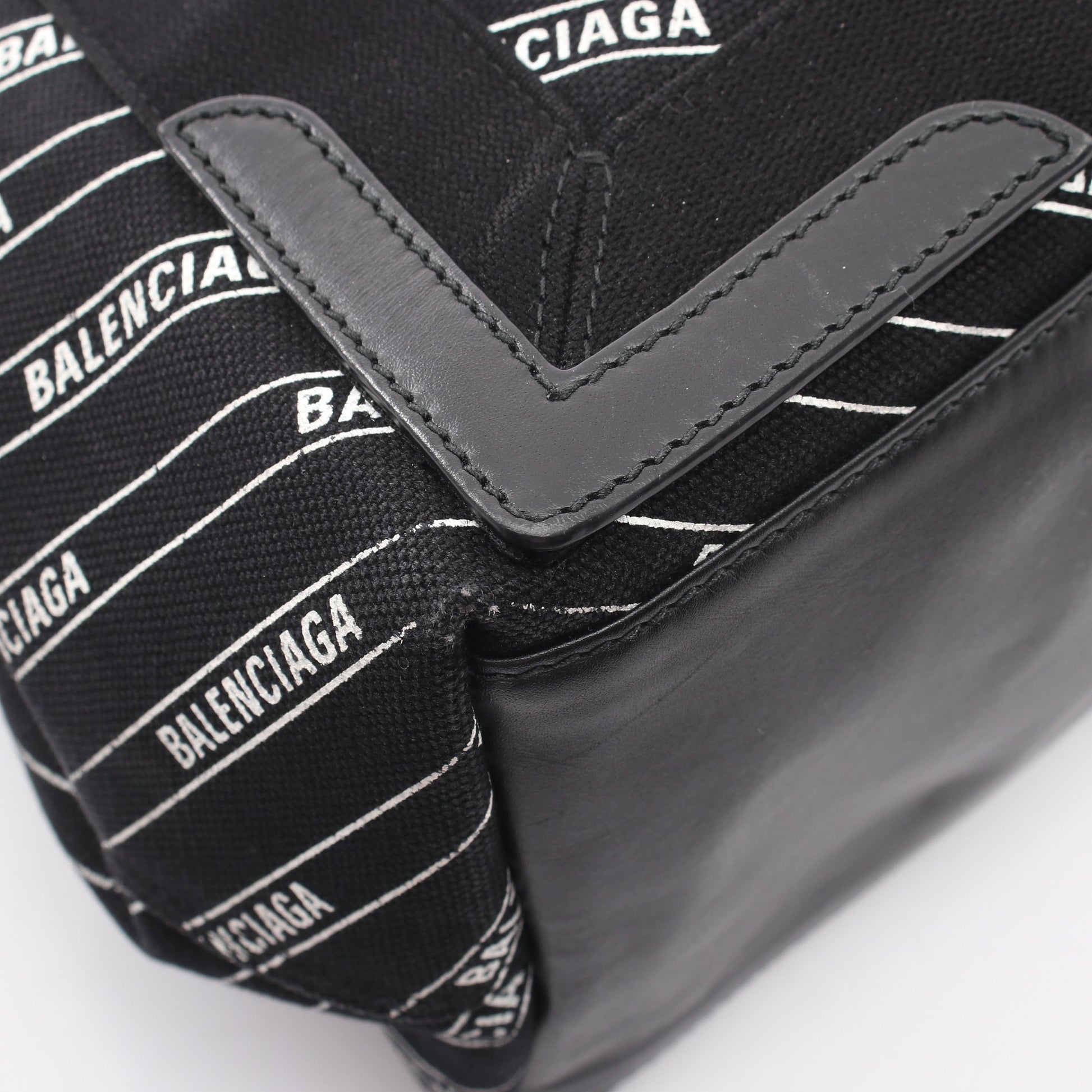 NAVY CABAS S ネイビーカバ ハンドバッグ トートバッグ キャンバス レザー ブラック ホワイト バレンシアガ バッグ BALENCIAGA