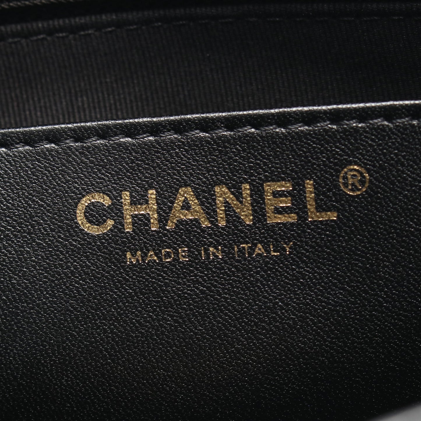 ラージ フラップバッグ マトラッセ チェーンショルダーバッグ レザー ブラック ゴールド金具 シャネル