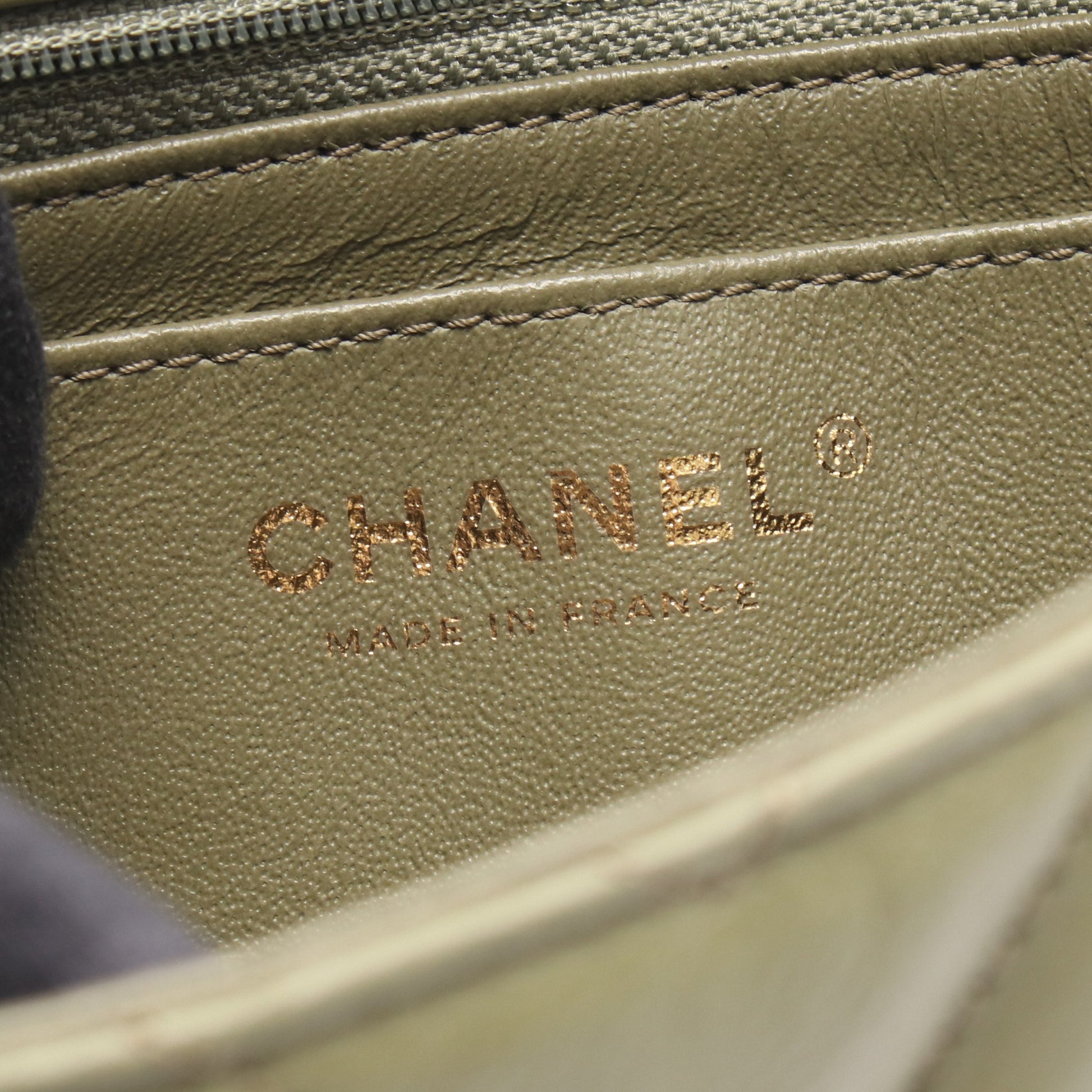 ミニマトラッセ20 チェーンショルダーバッグ レザー カーキグリーン ゴールド金具 シャネル バッグ CHANEL