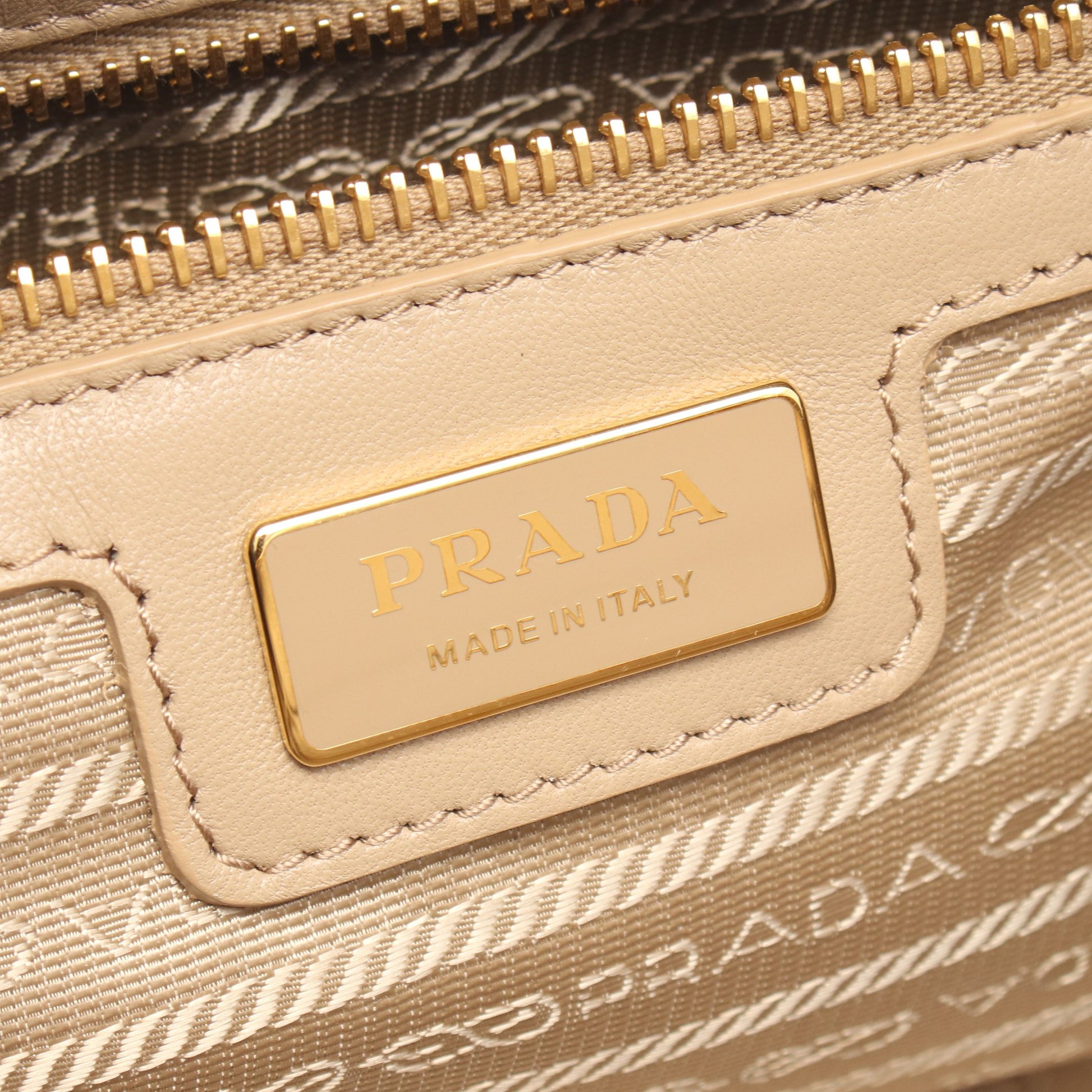 Re-Edition 1978 ミディアム 2WAY ハンドバッグ ナイロン サフィアーノレザー ベージュ ブルー プラダ バッグ PRADA