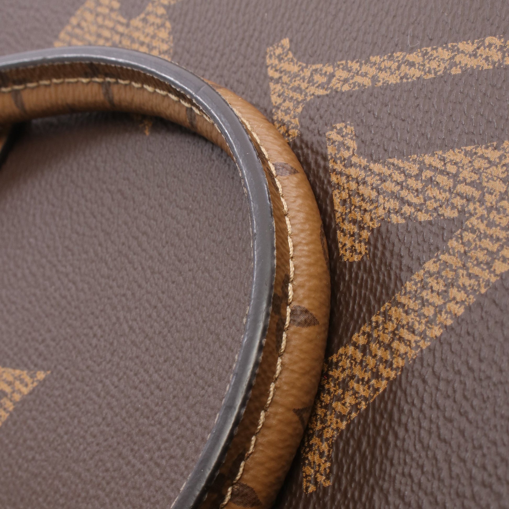 オンザゴーGM モノグラムジャイアント リバース ショルダーバッグ トートバッグ PVC ブラウン ベージュ ルイヴィトン バッグ LOUIS VUITTON