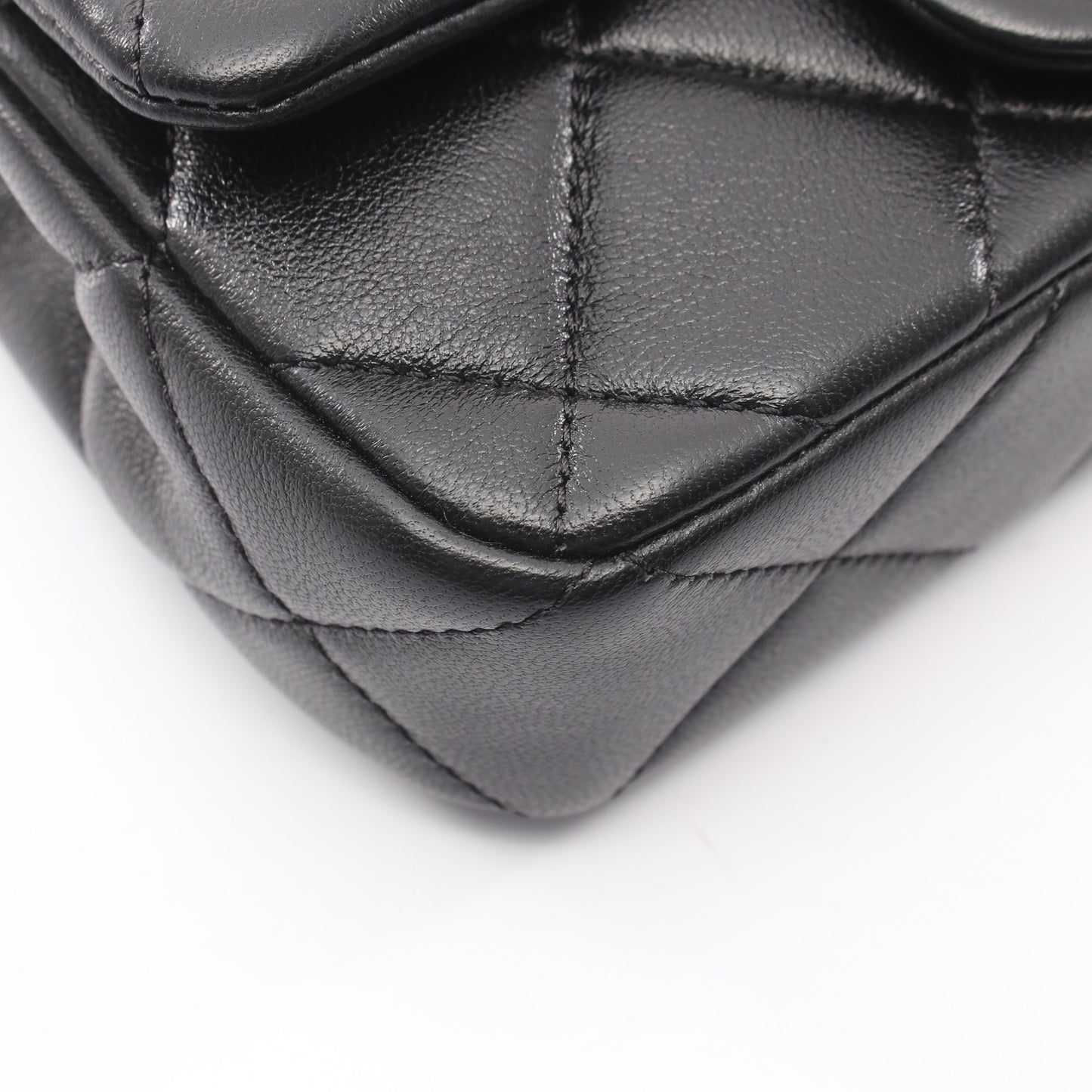ミニマトラッセ チェーンショルダーバッグ ラムスキン ブラック ゴールド金具 シャネル バッグ CHANEL