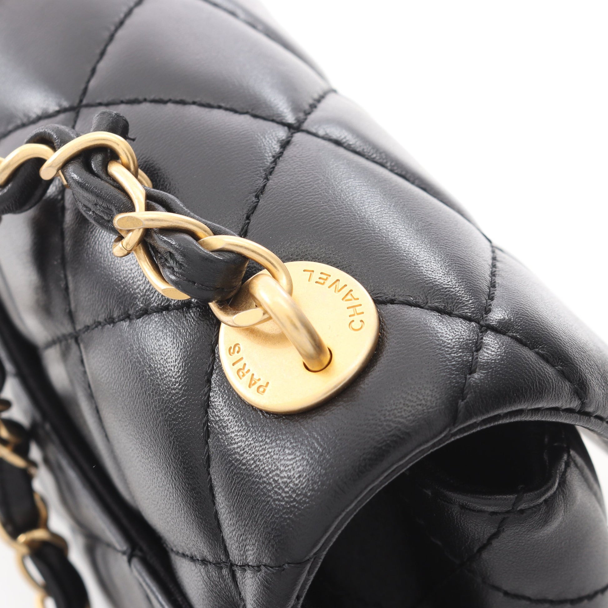 マトラッセ スモールフラップ チェーンショルダーバッグ ラムスキン ブラック ゴールド金具 シャネル バッグ CHANEL