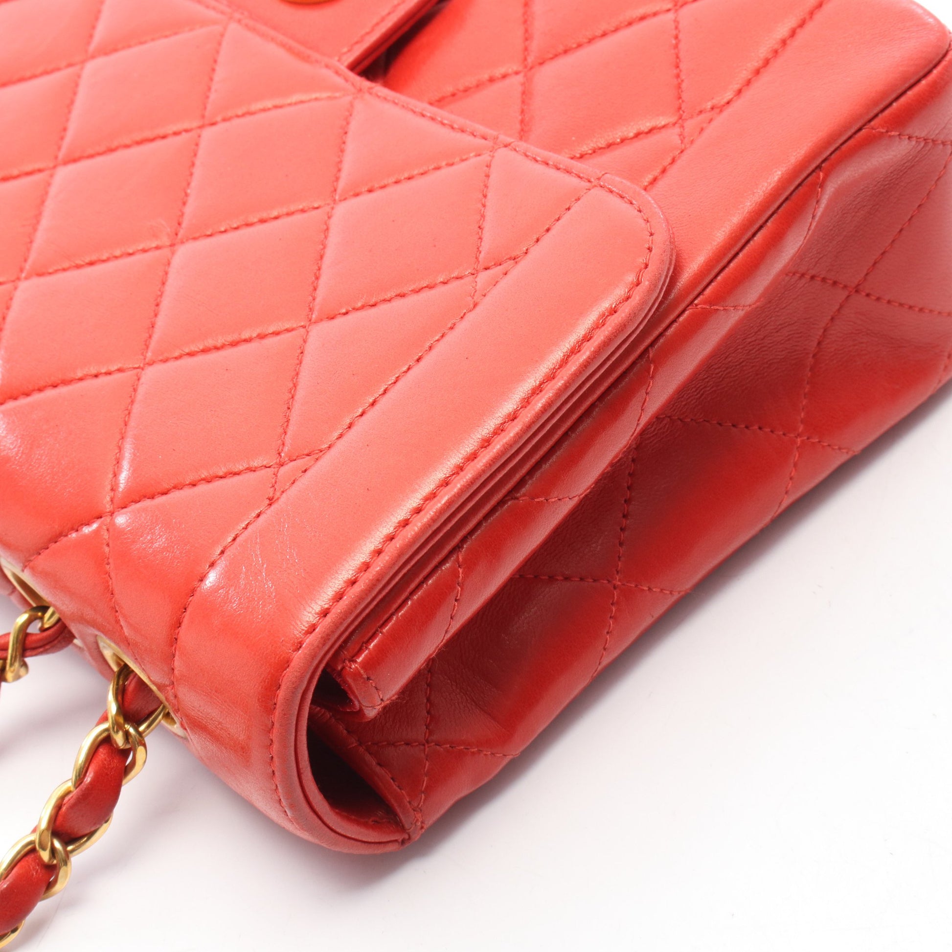 マトラッセ シングルフラップ チェーンショルダーバッグ ラムスキン レッド ゴールド金具 シャネル バッグ CHANEL