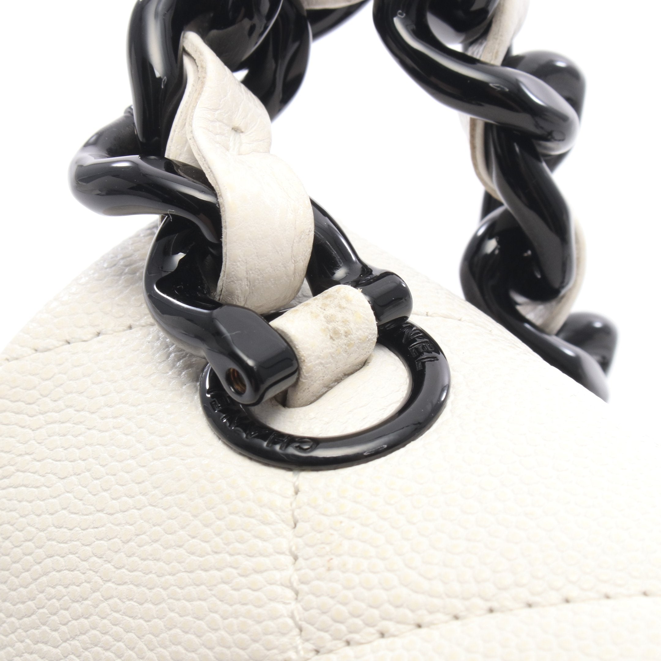 CHANEL シャネル マトラッセ ショルダーバッグ プラチェーン ホワイト マトラッセ プラチェーン ショルダーバッグ キャビアスキン ホワイト
