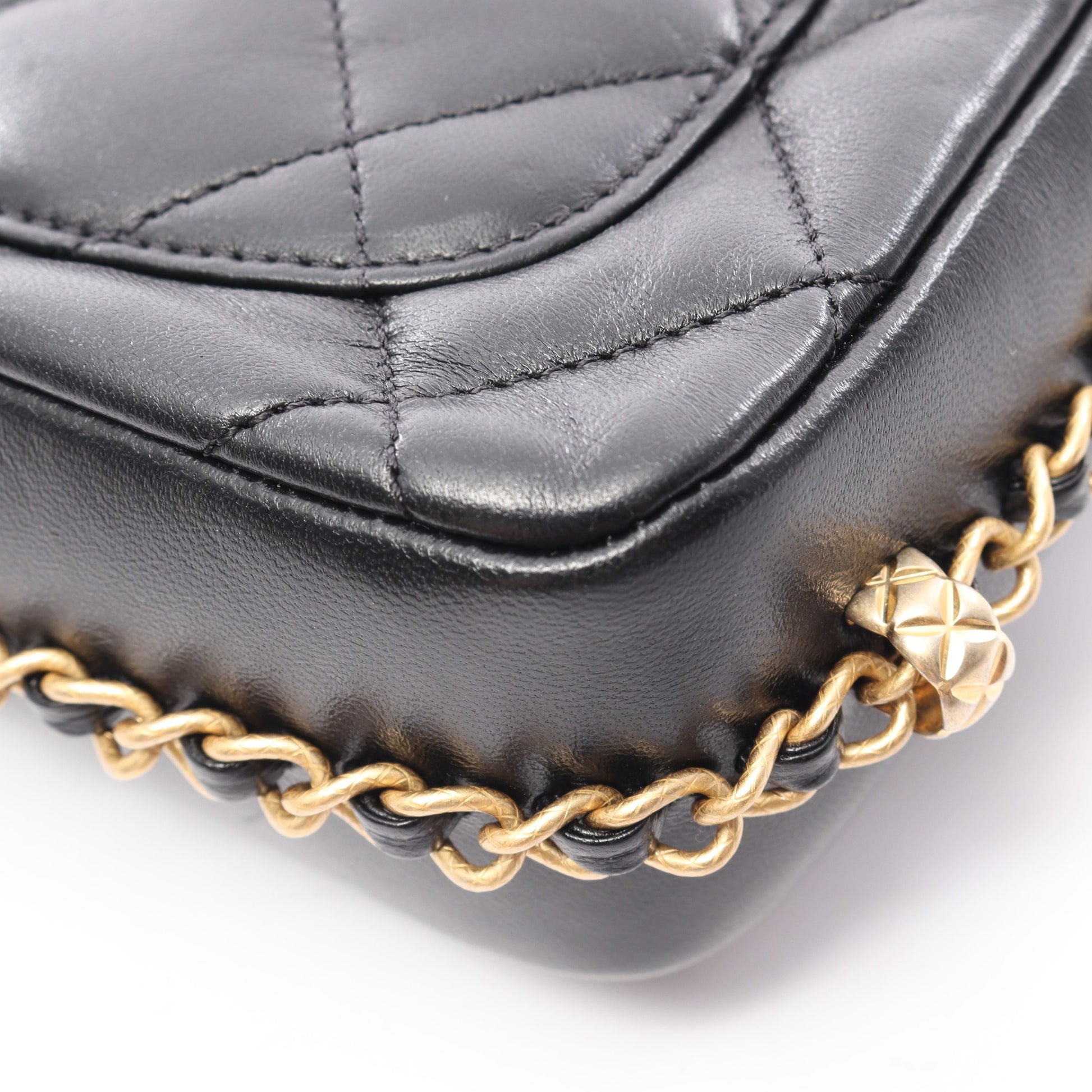 マトラッセ スモールフラップ チェーンショルダーバッグ ラムスキン ブラック ゴールド金具 シャネル バッグ CHANEL