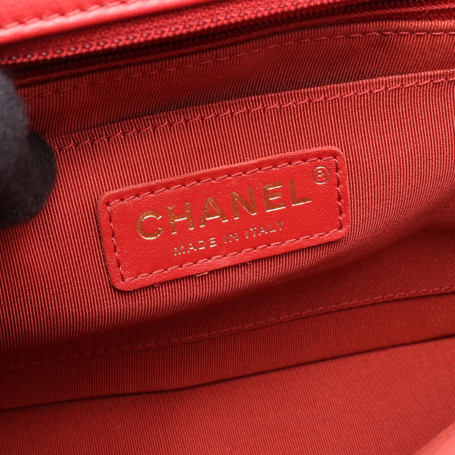 シェブロン Vステッチ フルフラップ Wチェーンショルダーバッグ レザー レッド ゴールド金具 シャネル バッグ CHANEL