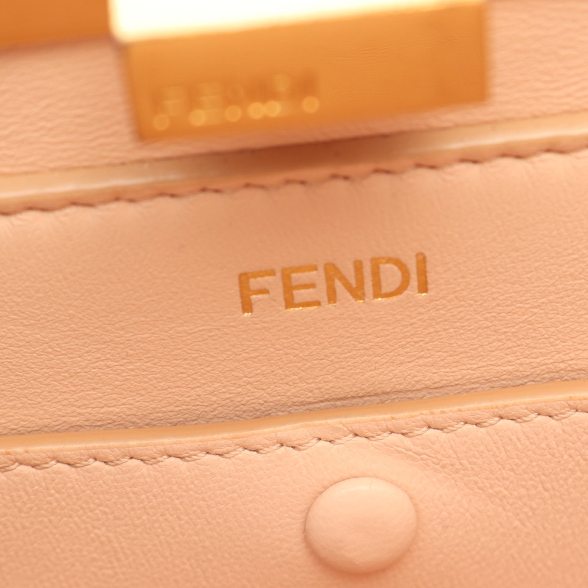 ピーカブー アイシーユー イーストウエスト 2WAY ハンドバッグ レザー イエロー フェンディ バッグ FENDI