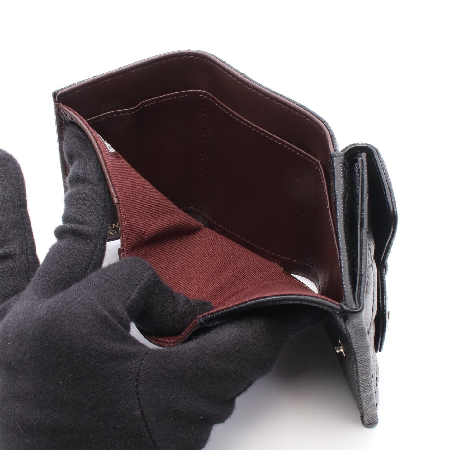 クラシック スモール フラップ ウォレット マトラッセ 三つ折り財布 キャビアスキン ブラック ゴールド金具 シャネル