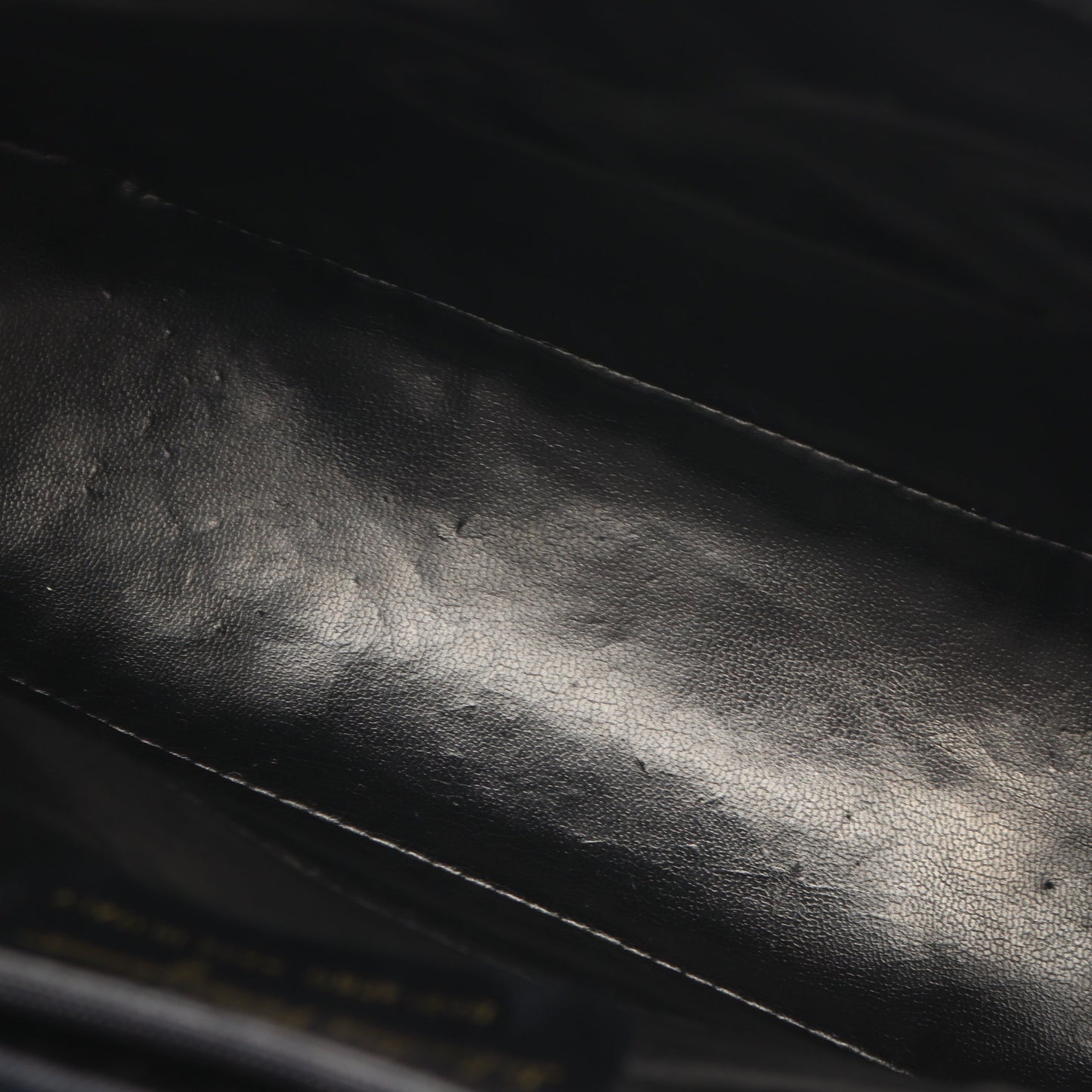 ヴァラ リザード型押し ショルダーバッグ レザー ダークネイビー サルヴァトーレフェラガモ