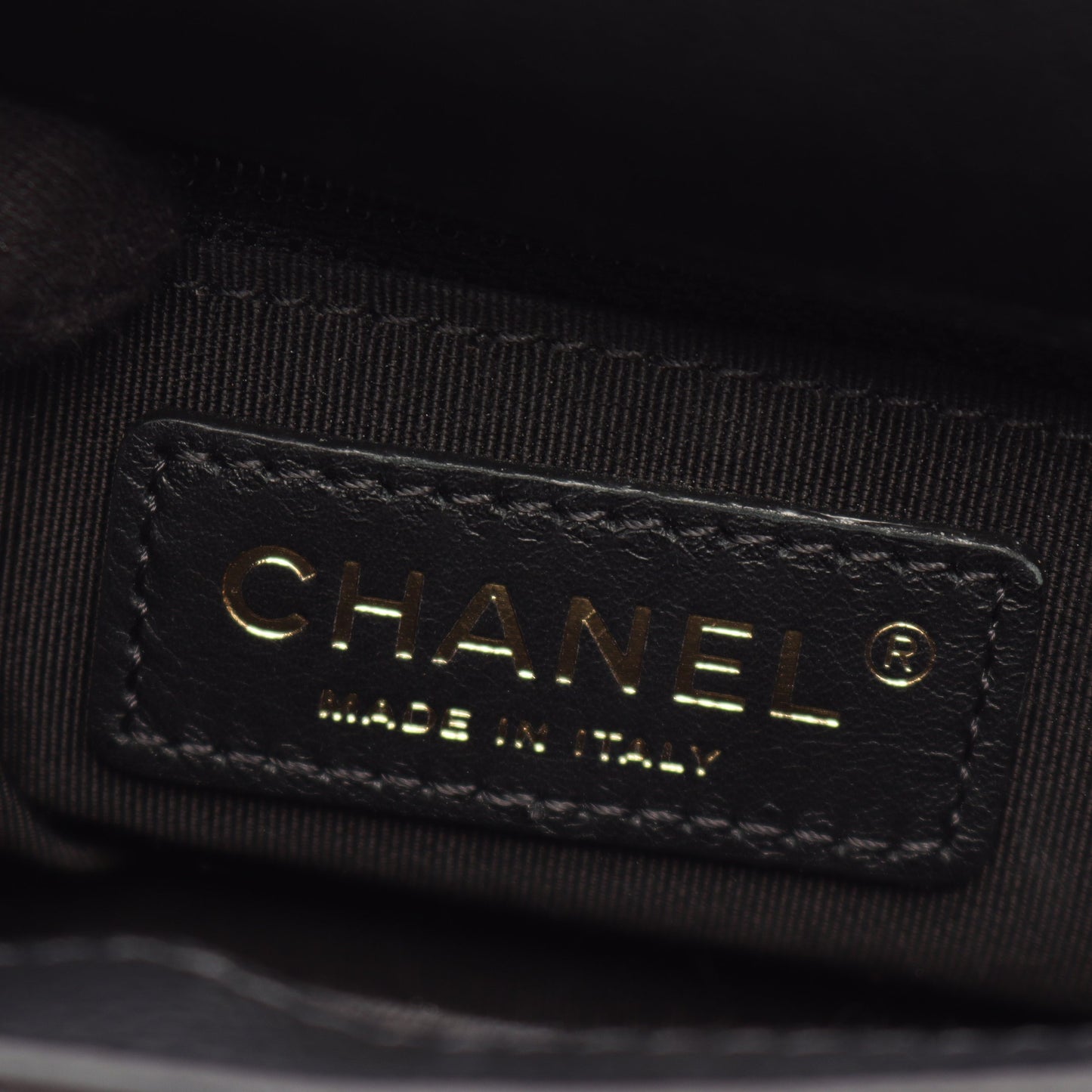 マトラッセ スモールフラップ チェーンショルダーバッグ キャビアスキン ブラック ゴールド金具 シャネル バッグ CHANEL