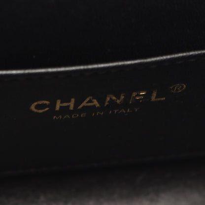 シェブロン Vステッチ メダル チェーンショルダーバッグ レザー ブラック ゴールド金具 シャネル バッグ CHANEL