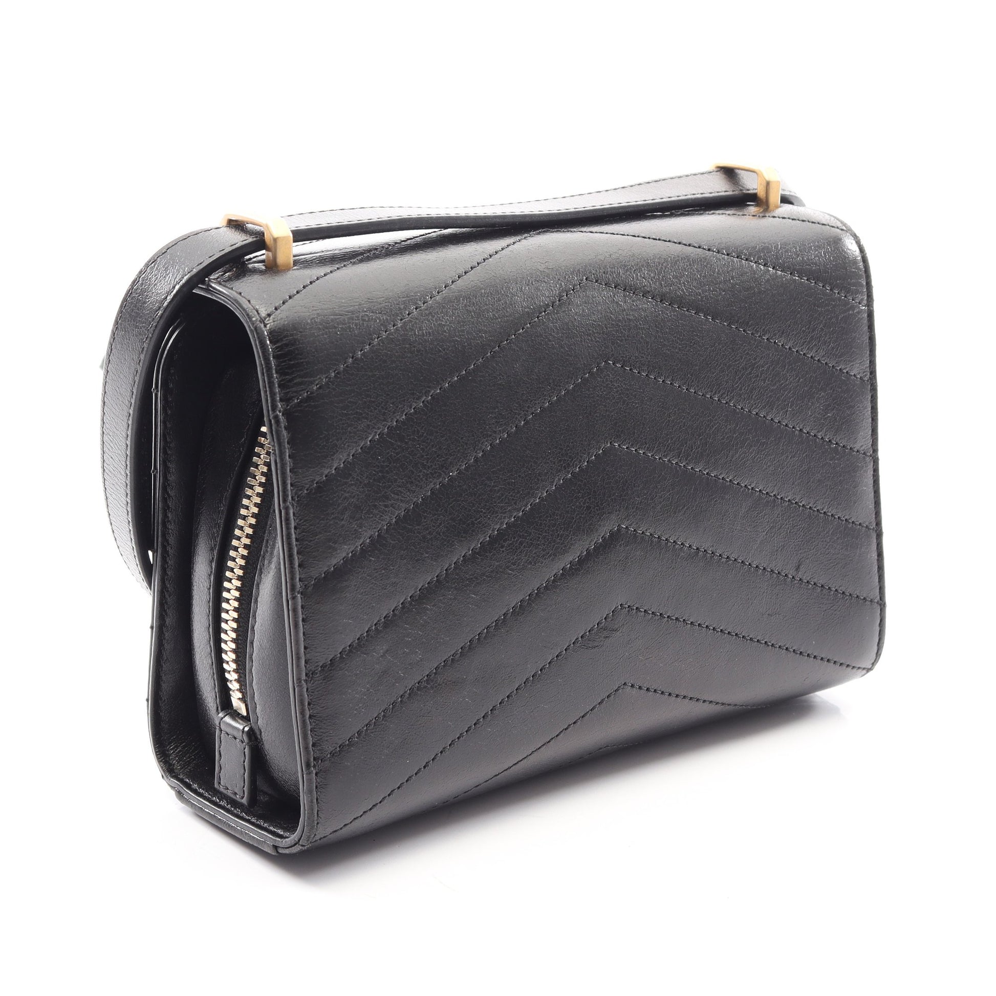 シェブロン Vステッチ メダル チェーンショルダーバッグ レザー ブラック ゴールド金具 シャネル バッグ CHANEL