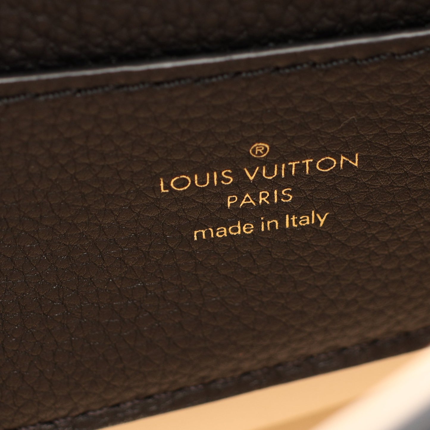 LV PONT 9 LVポンヌフ ソフトPM ノワール ショルダーバッグ レザー ブラック ルイヴィトン