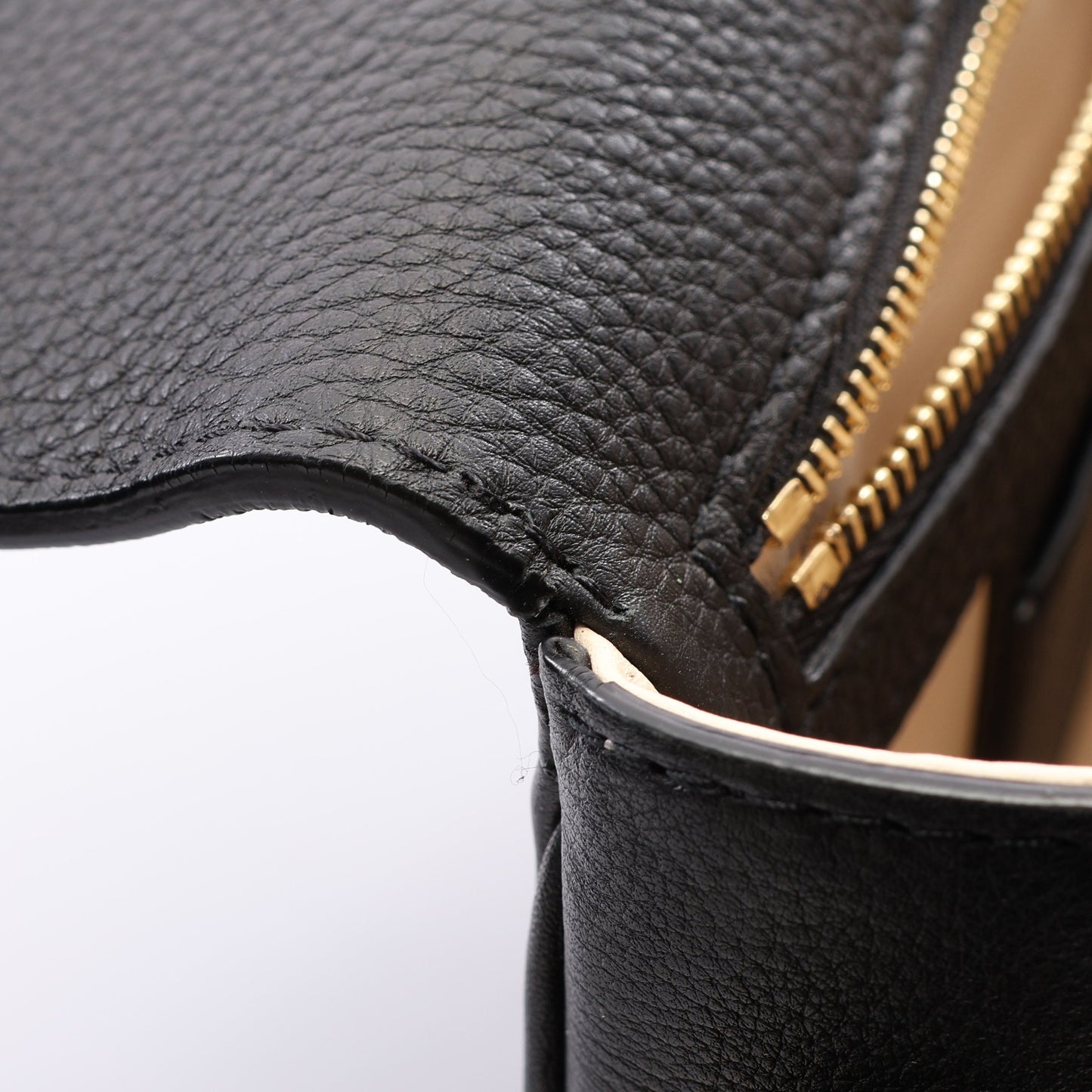 LV PONT 9 LVポンヌフ ソフトPM ノワール ショルダーバッグ レザー ブラック ルイヴィトン