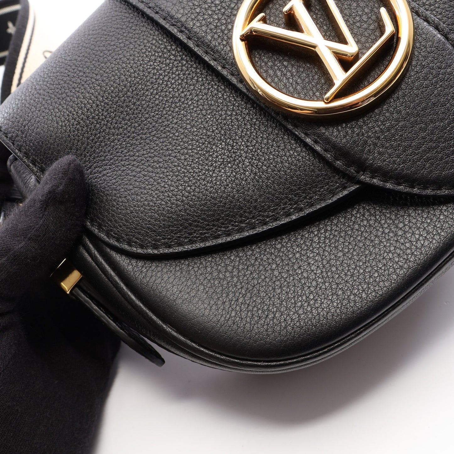 LV PONT 9 LVポンヌフ ソフトPM ノワール ショルダーバッグ レザー ブラック ルイヴィトン