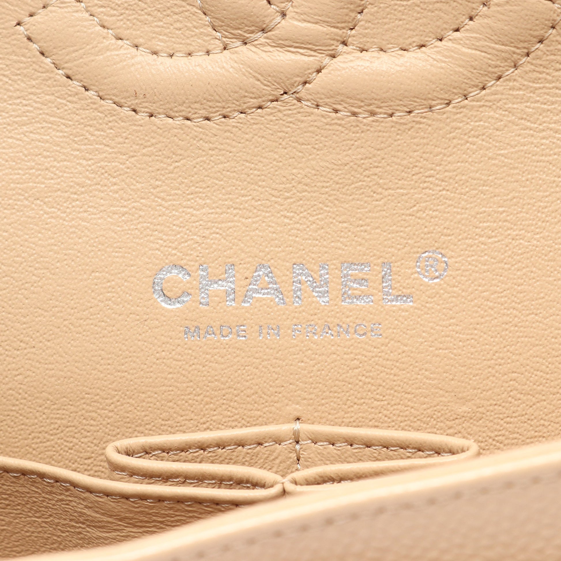 マトラッセ Wフラップ Wチェーンショルダーバッグ キャビアスキン ベージュ シルバー金具 シャネル バッグ CHANEL