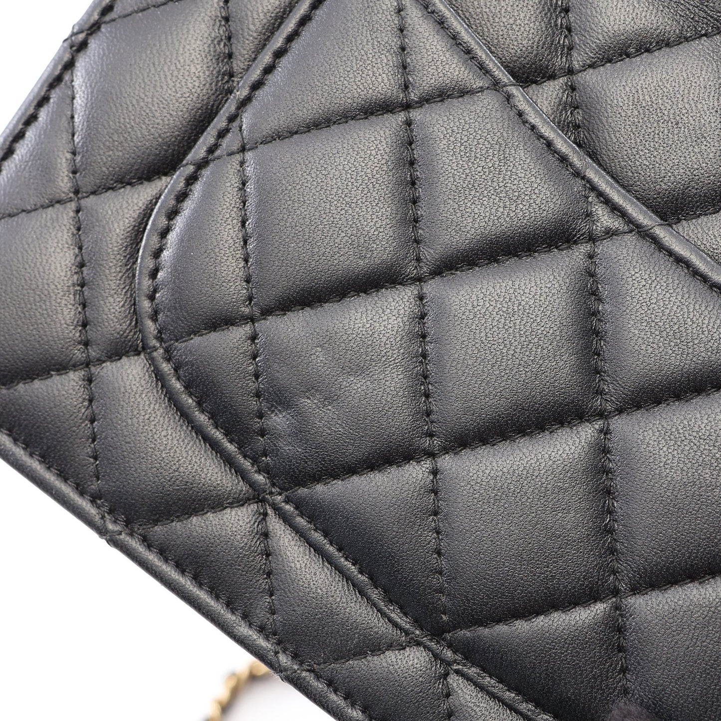 マトラッセ アイコンチャーム チェーンウォレット ラムスキン ブラック ゴールド金具 シャネル
