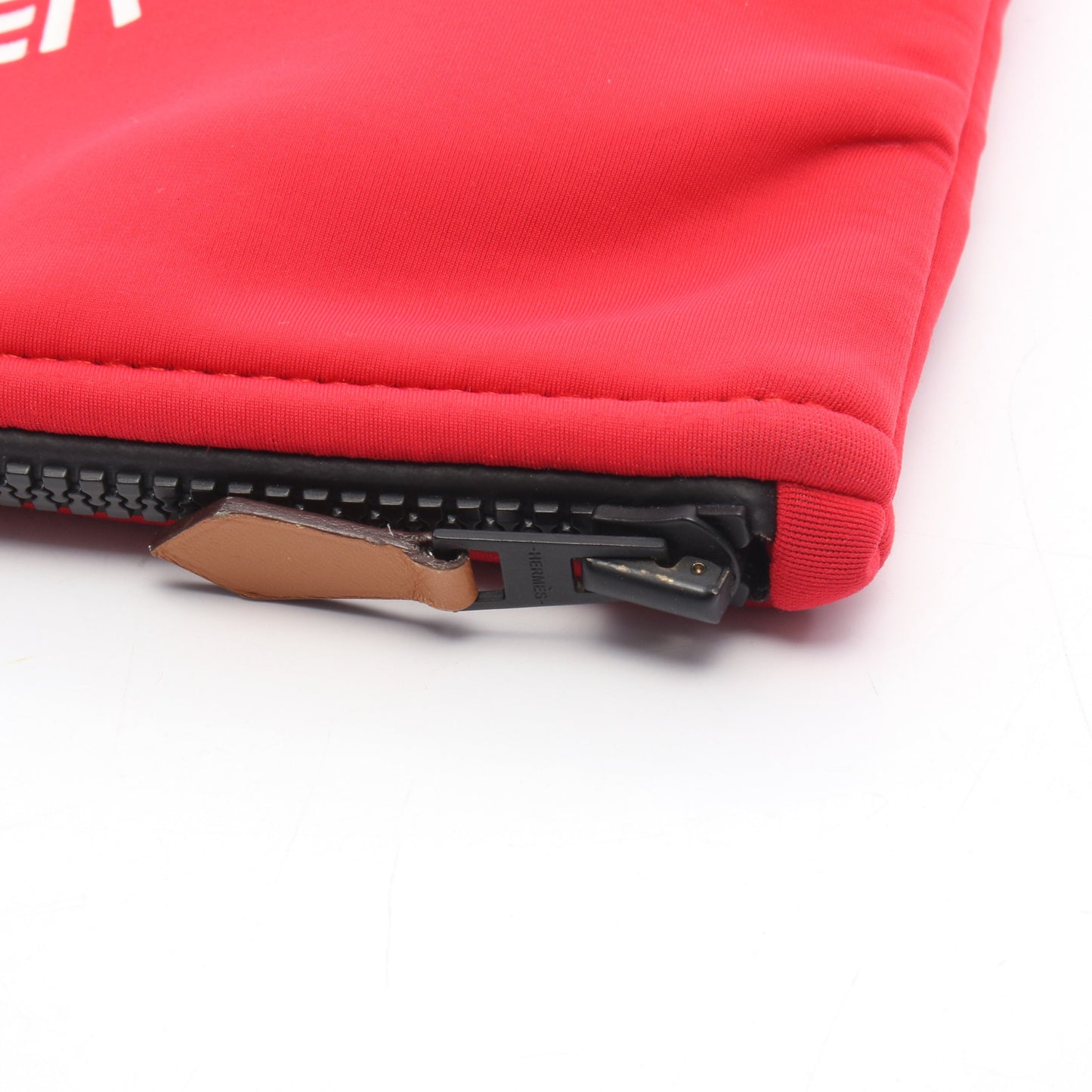ネオバンPM トゥルース フラット ポーチ ネオプレン レッド ブラック金具 エルメス