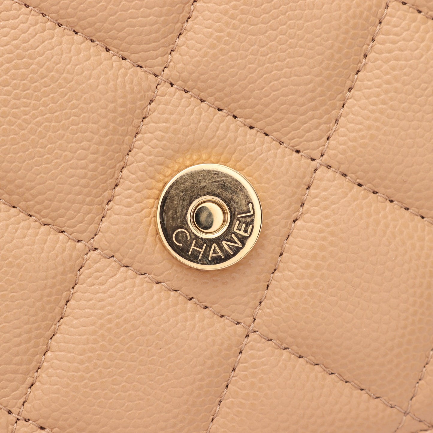 マトラッセ チェーンウォレット キャビアスキン ベージュ ゴールド金具 シャネル