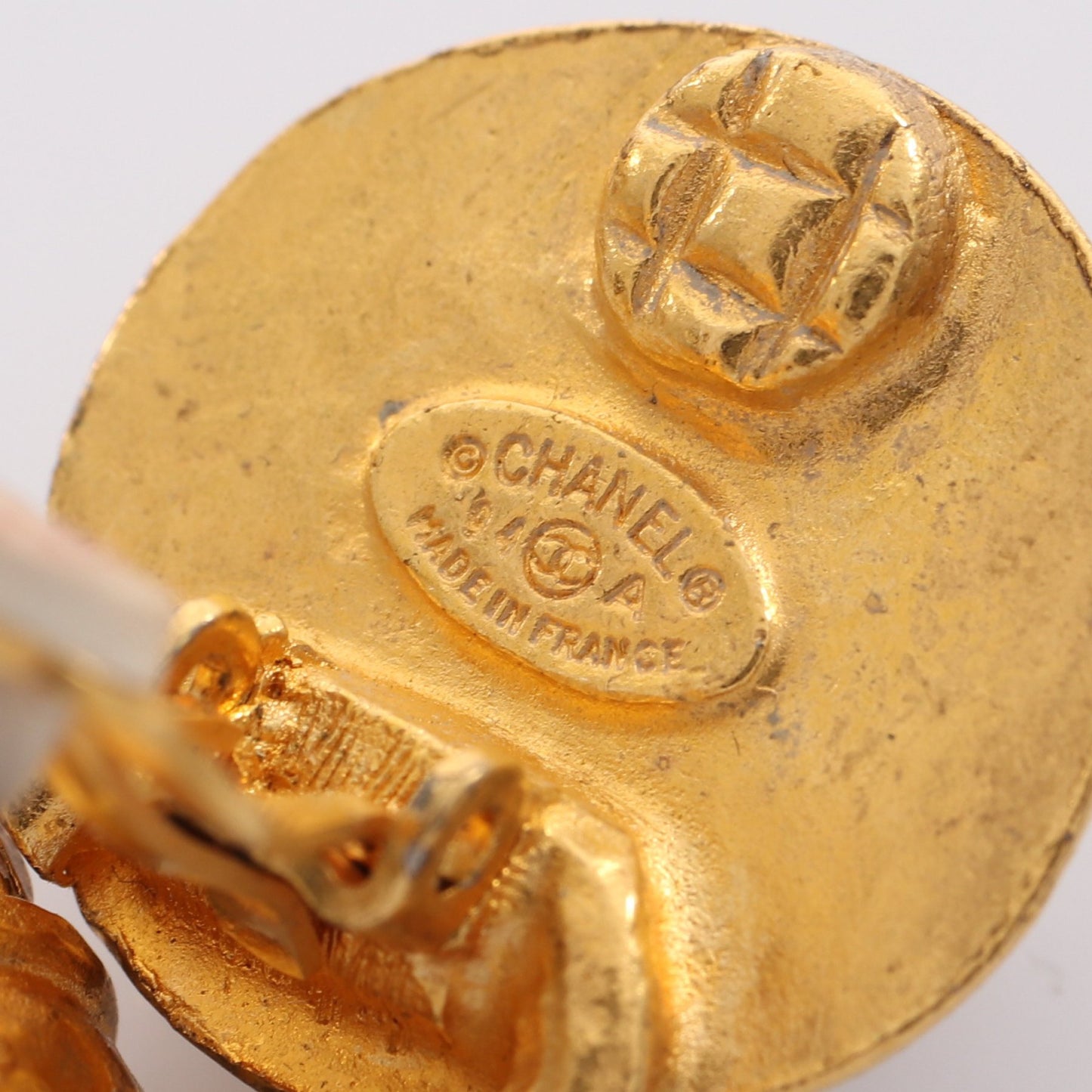 ココマーク ベルモチーフ イヤリング GP フェイクパール ゴールド オフホワイト 94A シャネル アクセサリー CHANEL