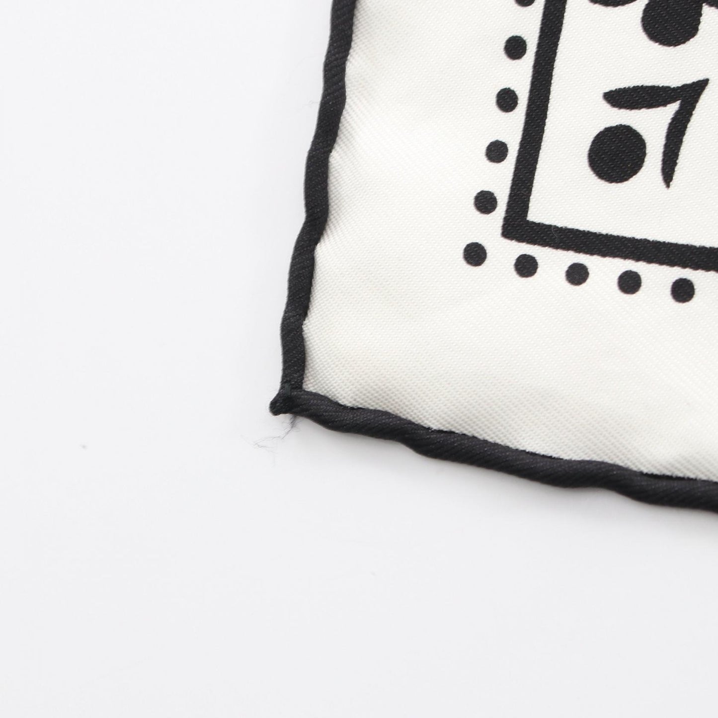 カレ55 ETRIERS BANDANA バンダナ スカーフ シルク ホワイト ブラック エルメス