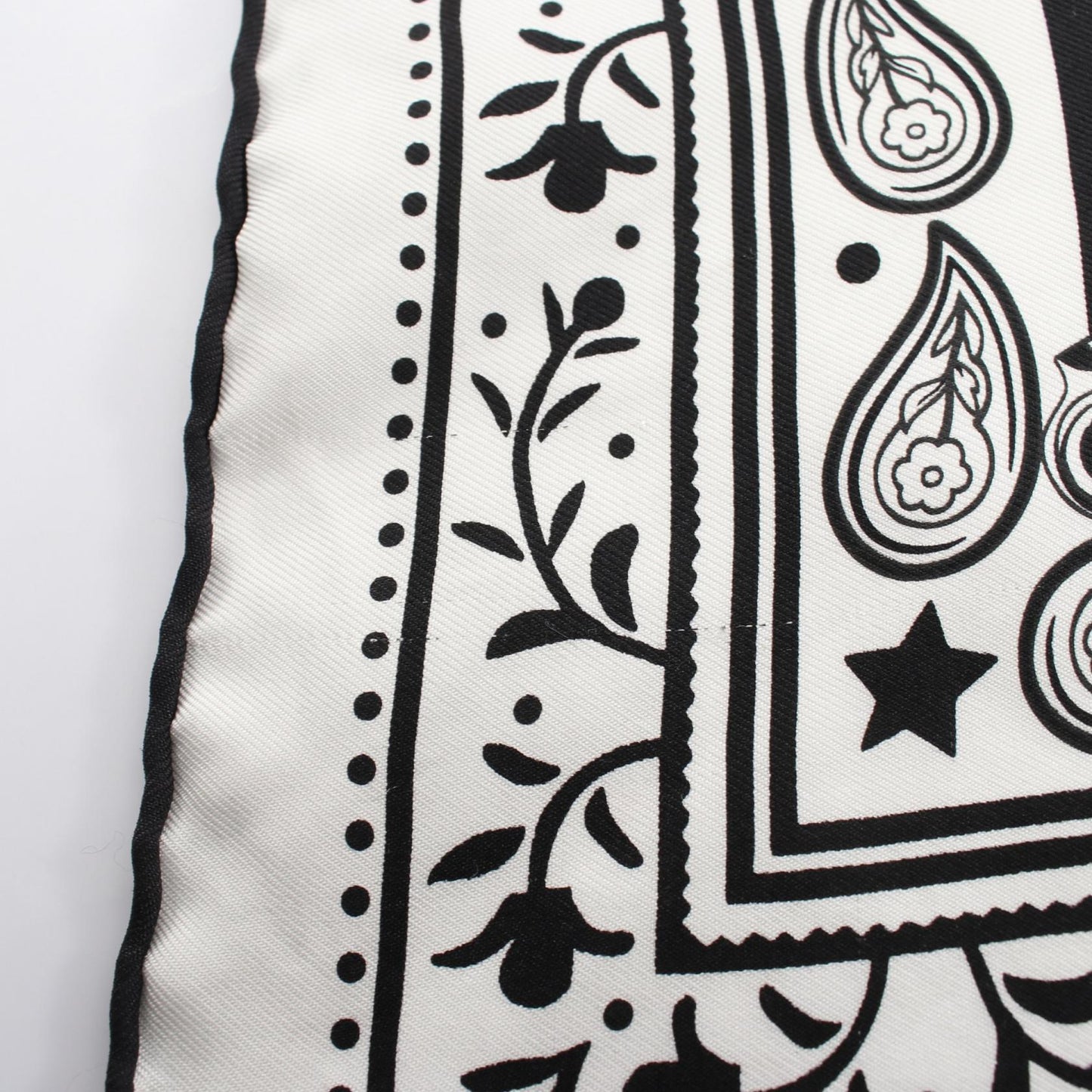 カレ55 ETRIERS BANDANA バンダナ スカーフ シルク ホワイト ブラック エルメス
