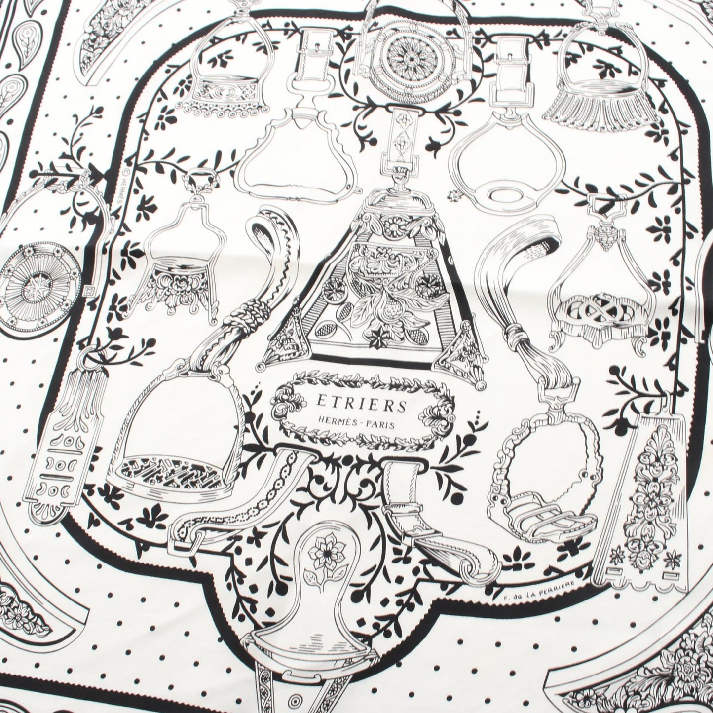 カレ55 ETRIERS BANDANA バンダナ スカーフ シルク ホワイト ブラック エルメス