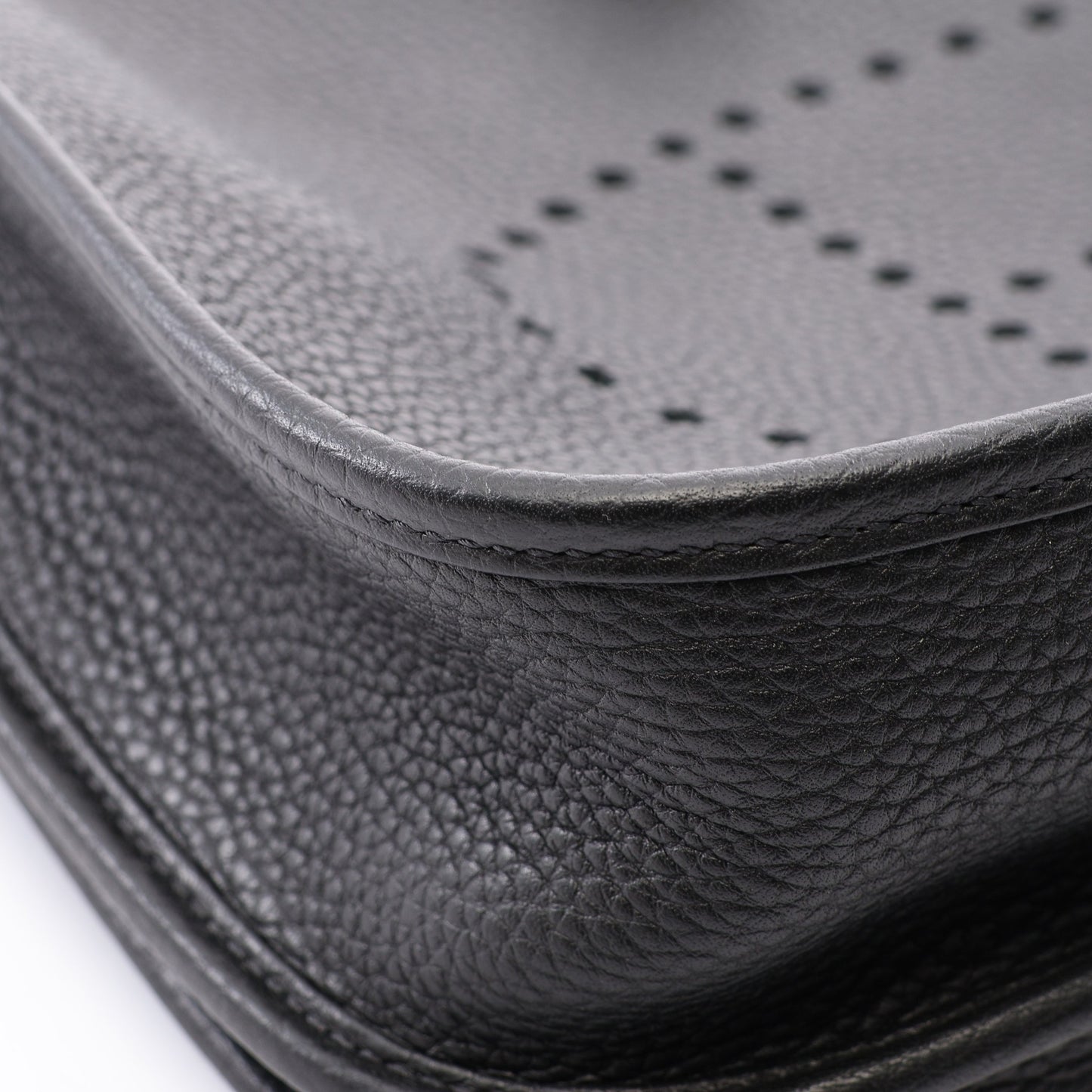 エヴリン 3 トロワ PM ショルダーバッグ トリヨンクレマンス ブラック シルバー金具 Z刻印 エルメス バッグ HERMES