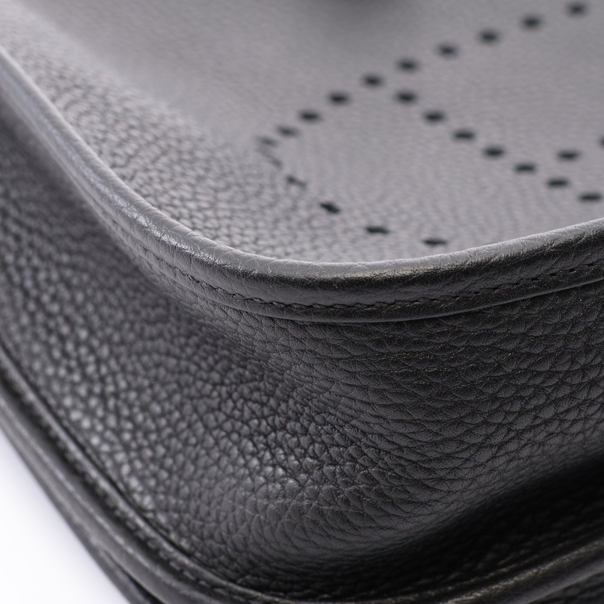 エヴリン 3 トロワ PM ショルダーバッグ トリヨンクレマンス ブラック シルバー金具 Z刻印 エルメス バッグ HERMES