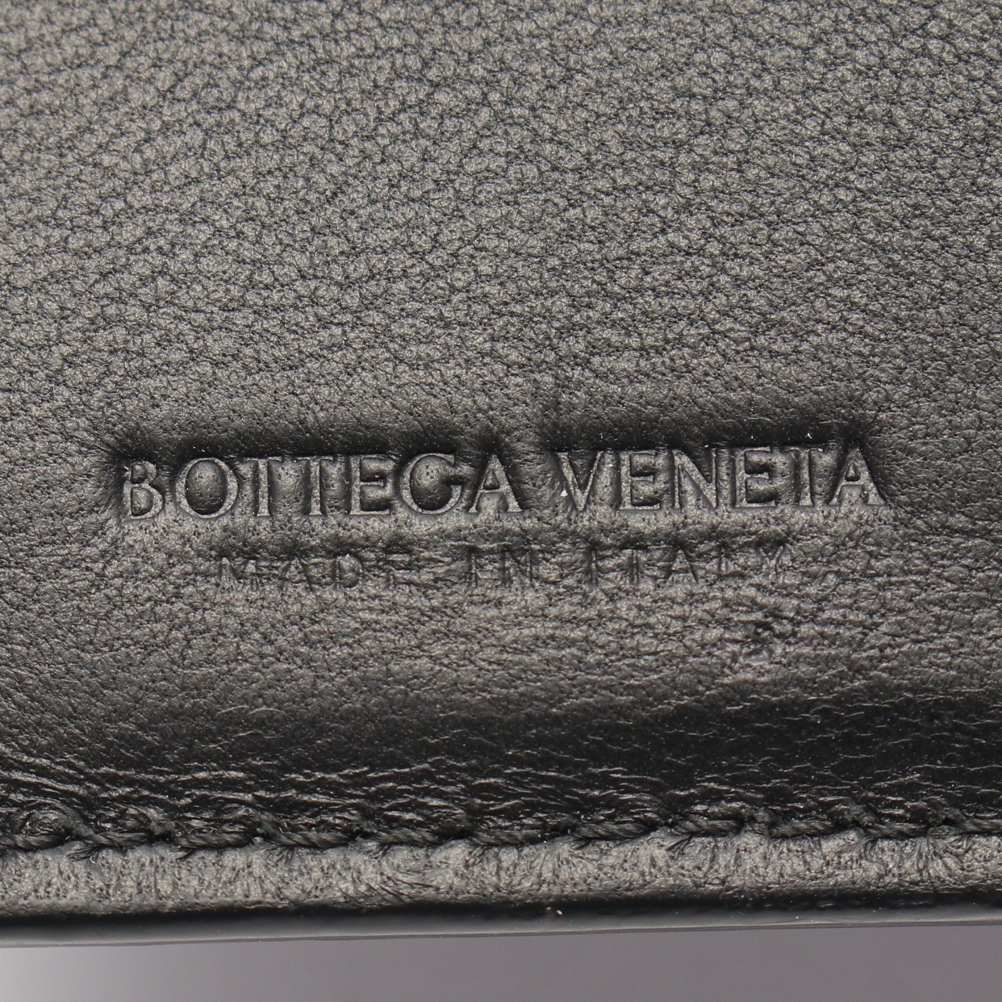 イントレチャート 二つ折り財布 レザー ブラック ボッテガヴェネタ 財布・小物 BOTTEGA VENETA