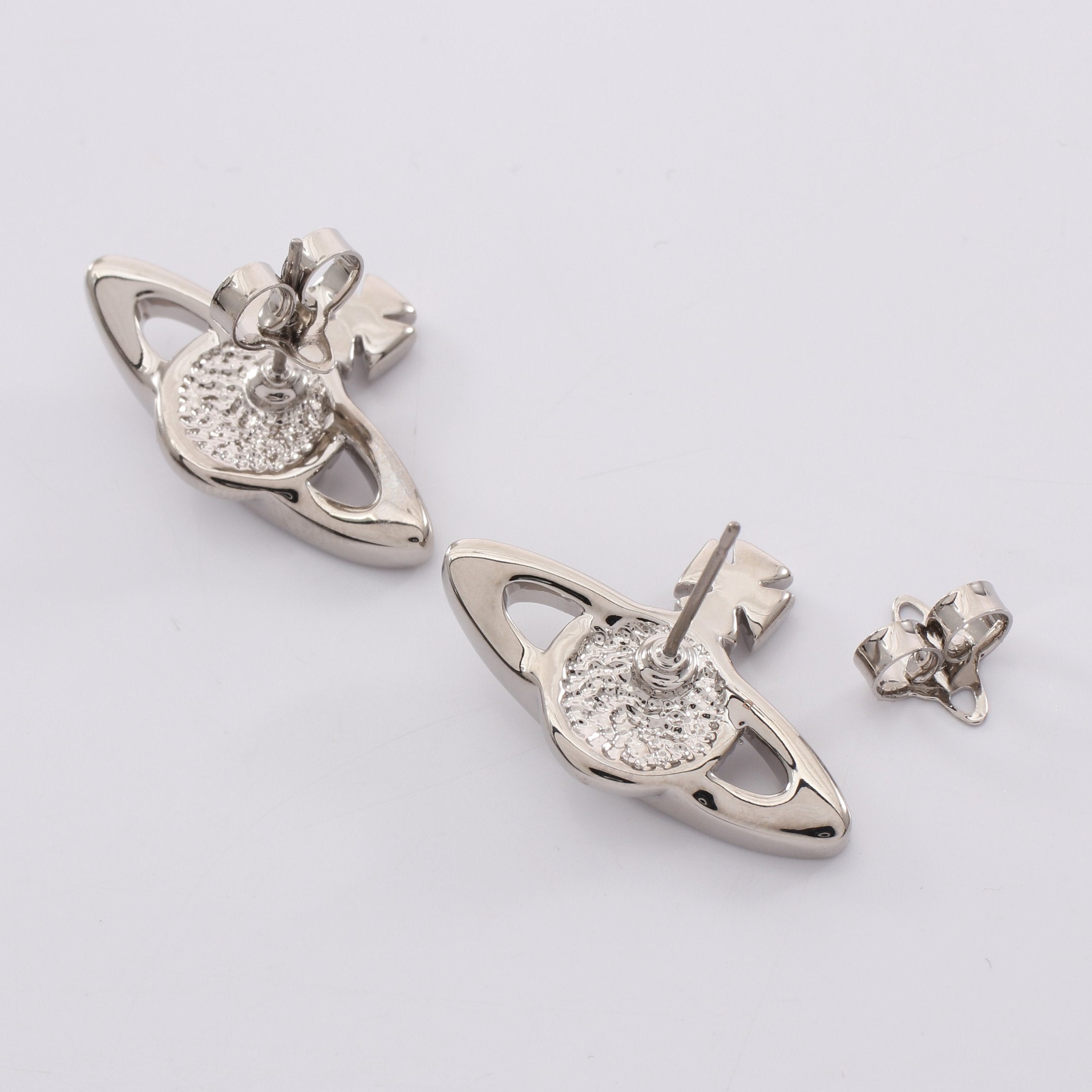 METAL MINI BAS RELIEF ピアス ラインストーン シルバー ヴィヴィアン
