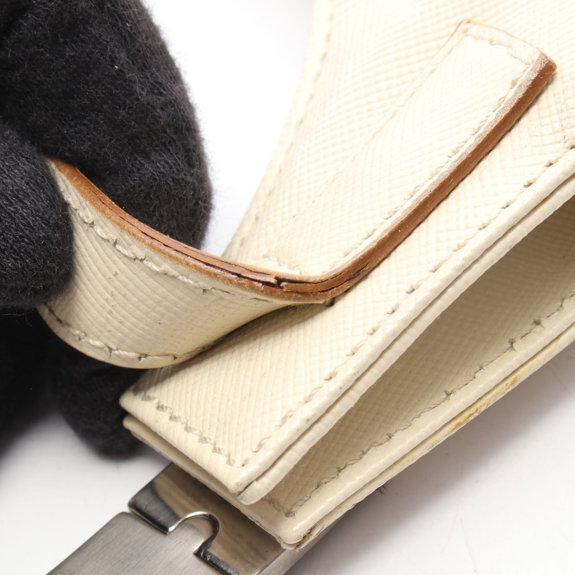 ショルダーバッグ レザー アイボリー サルヴァトーレフェラガモ バッグ Salvatore Ferragamo