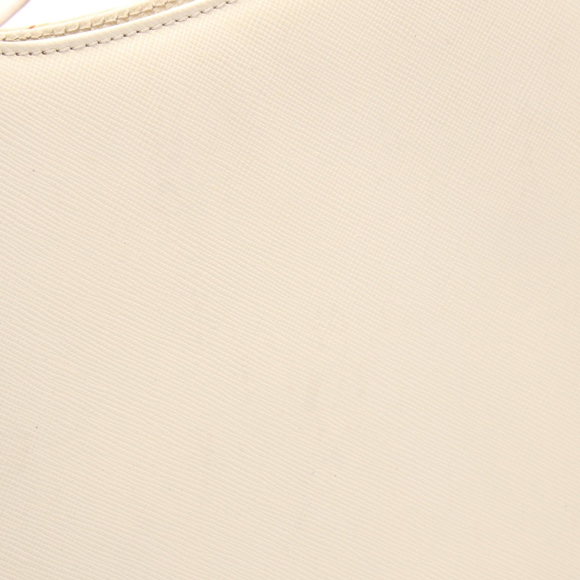 ショルダーバッグ レザー アイボリー サルヴァトーレフェラガモ バッグ Salvatore Ferragamo