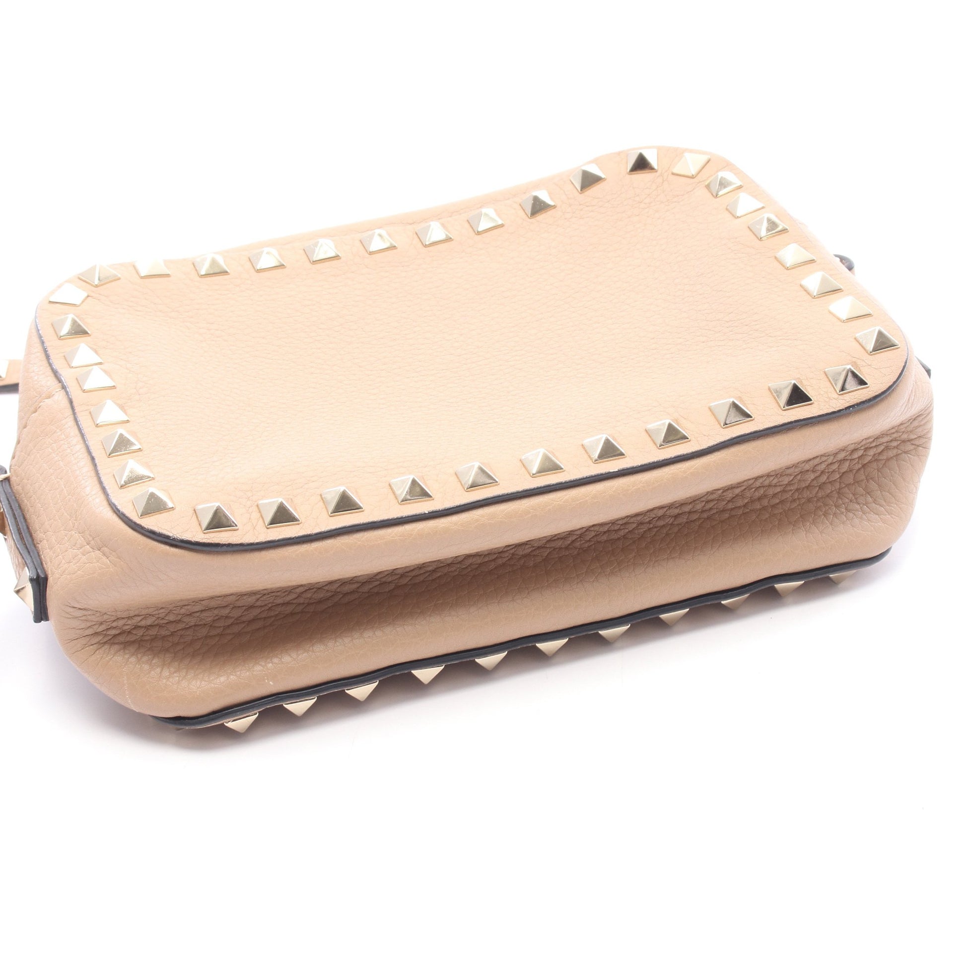 ロックスタッズ カメラバッグ ショルダーバッグ レザー ベージュ ヴァレンティノ バッグ VALENTINO